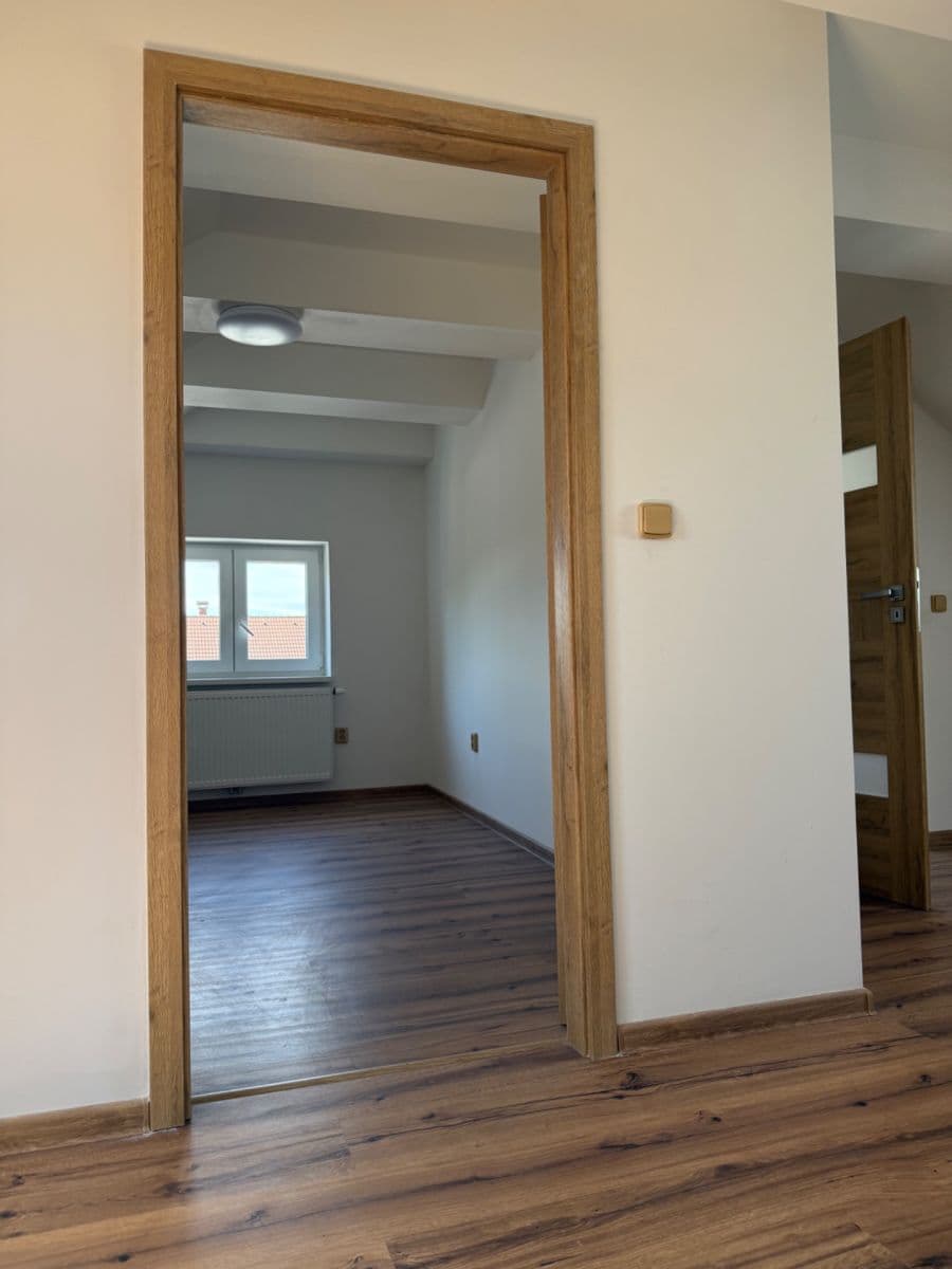 Prenájom bytu 2-izbový 45 m², Zadní, Praha, Praha Prenájom bytu 2-izbový 45 m², Zadní, Praha, Praha