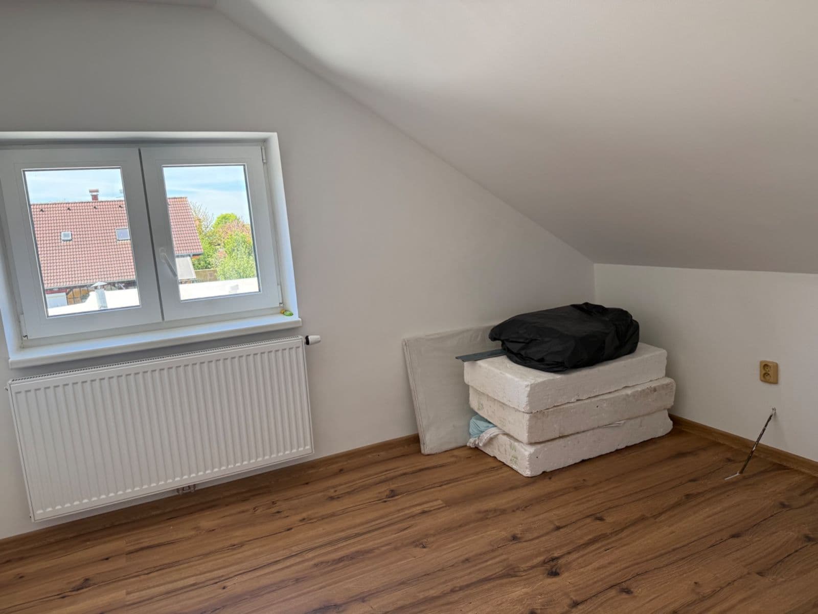 Prenájom bytu 2-izbový 45 m², Zadní, Praha, Praha Prenájom bytu 2-izbový 45 m², Zadní, Praha, Praha