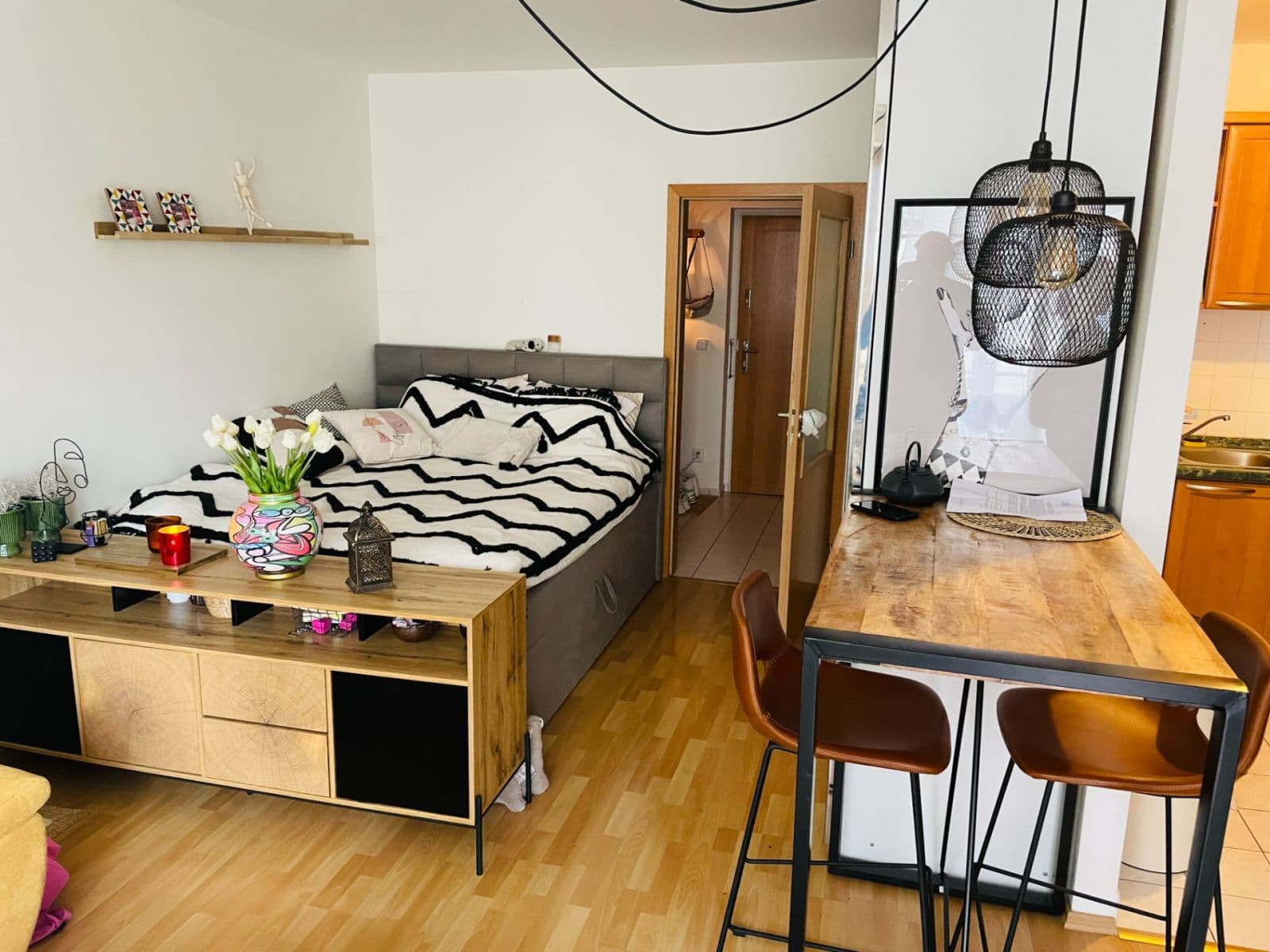 Prenájom bytu 1-izbový 39 m², Randova, Praha, Praha Prenájom bytu 1-izbový 39 m², Randova, Praha, Praha
