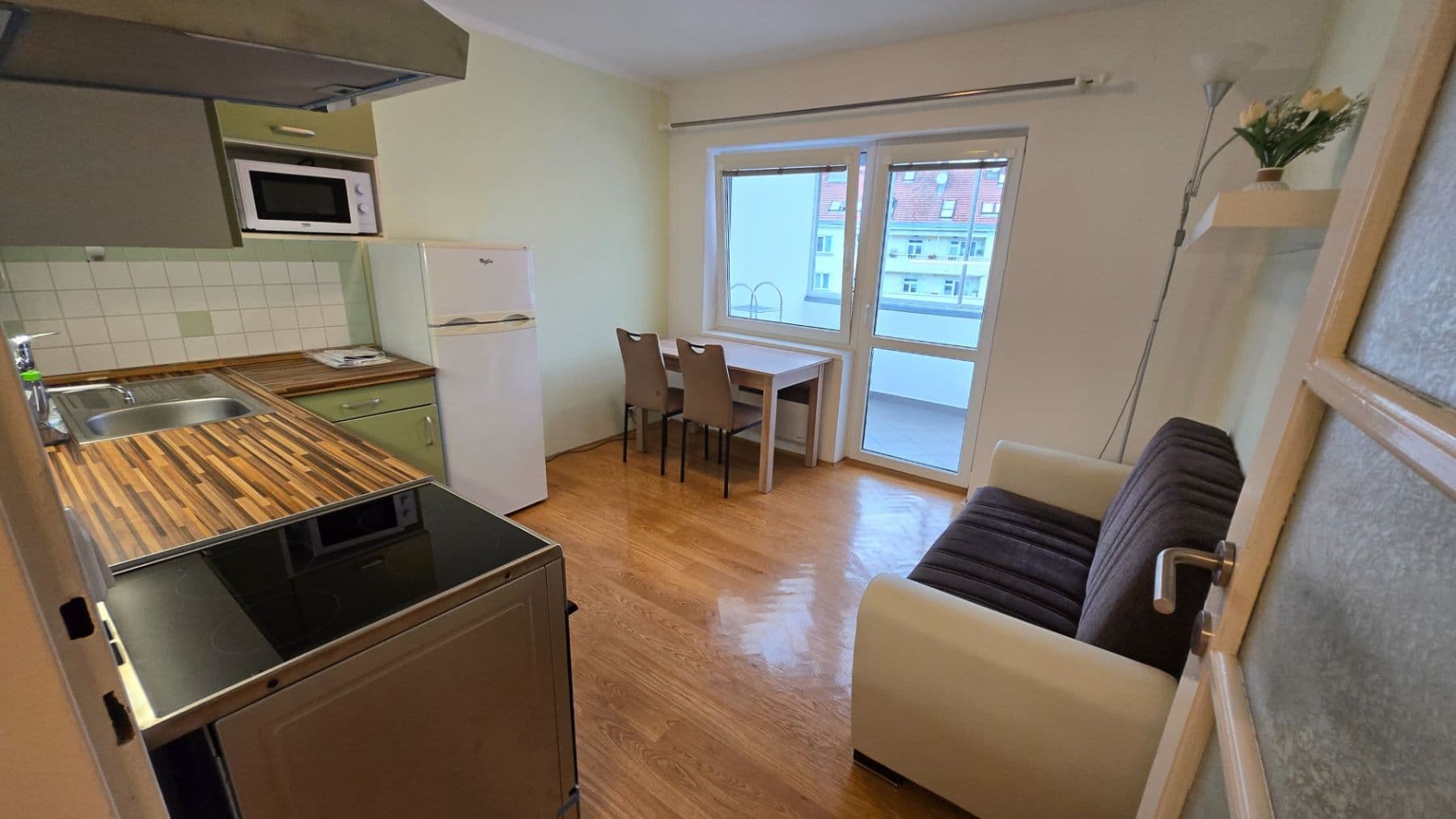 Prenájom bytu 1-izbový 42 m², Vrchlického, Praha, Praha Prenájom bytu 1-izbový 42 m², Vrchlického, Praha, Praha