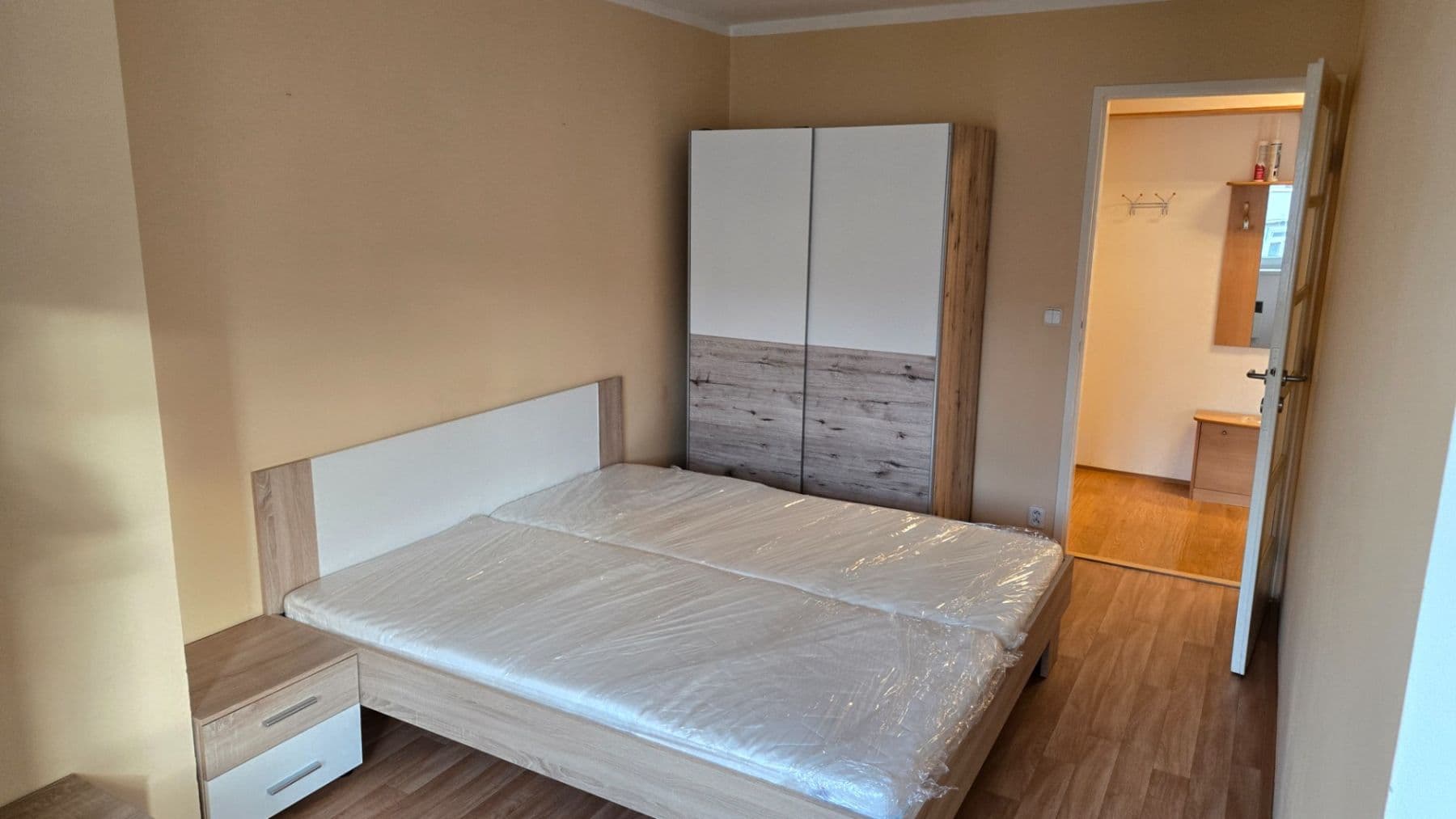 Prenájom bytu 1-izbový 42 m², Vrchlického, Praha, Praha Prenájom bytu 1-izbový 42 m², Vrchlického, Praha, Praha