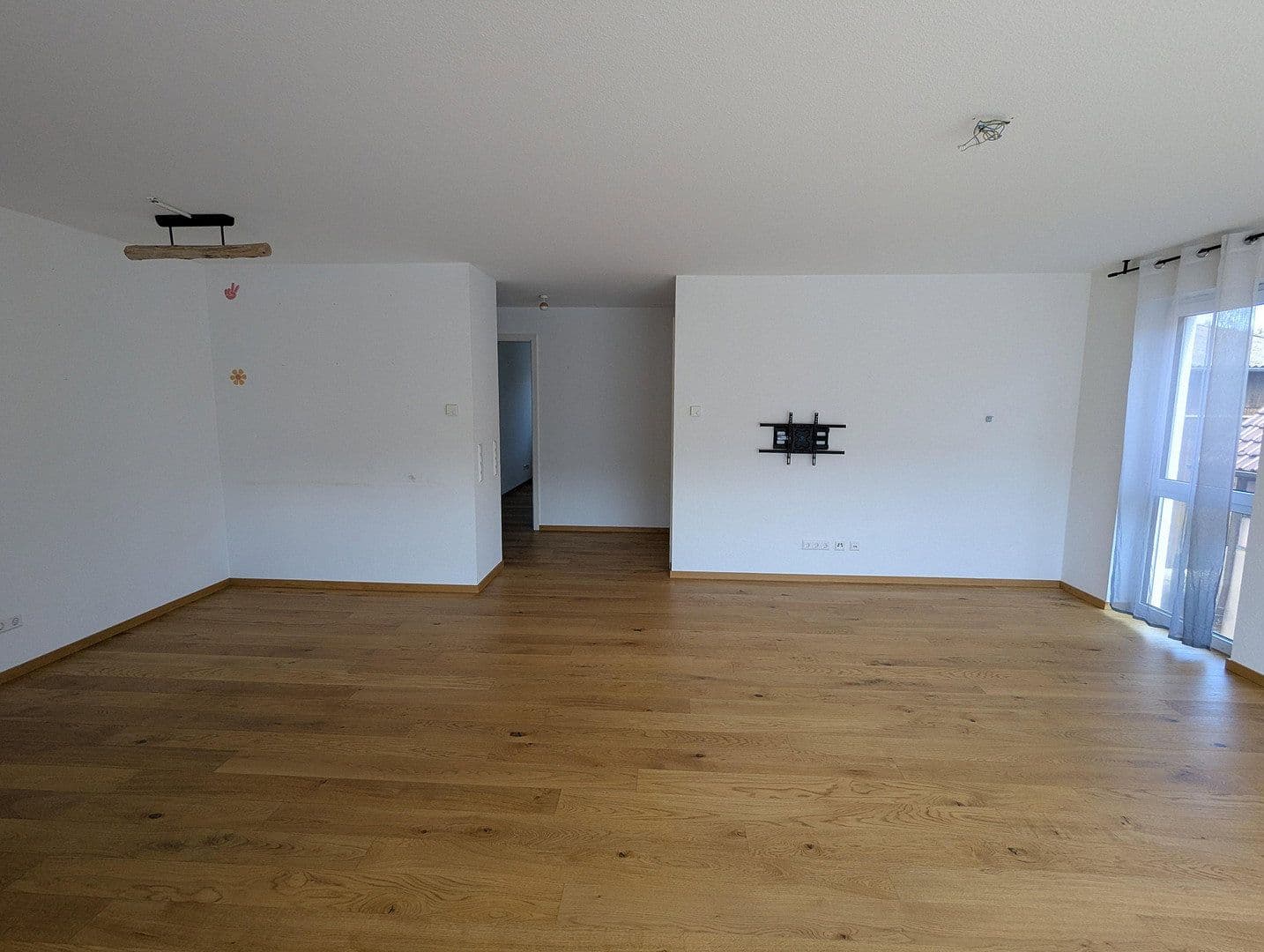 Prenájom bytu 4-izbový 108 m², Heimsheim, Bádensko-Wurttembersko Prenájom bytu 4-izbový 108 m², Heimsheim, Bádensko-Wurttembersko
