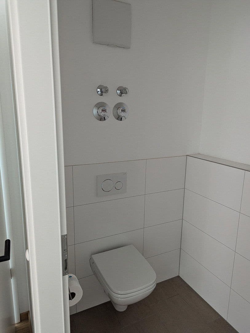 Prenájom bytu 4-izbový 108 m², Heimsheim, Bádensko-Wurttembersko Prenájom bytu 4-izbový 108 m², Heimsheim, Bádensko-Wurttembersko