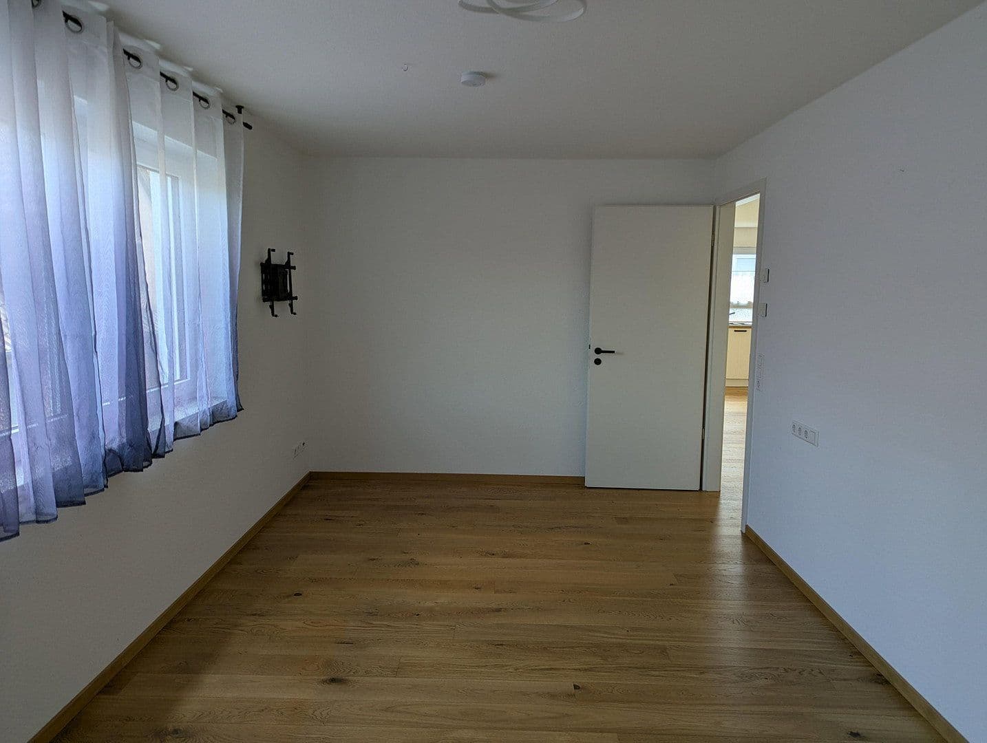 Prenájom bytu 4-izbový 108 m², Heimsheim, Bádensko-Wurttembersko Prenájom bytu 4-izbový 108 m², Heimsheim, Bádensko-Wurttembersko