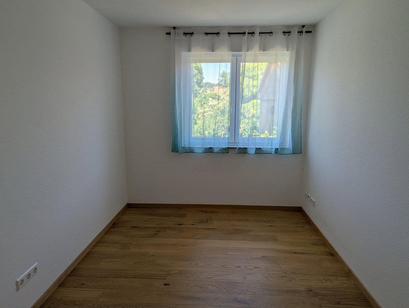 Prenájom bytu 4-izbový 108 m², Heimsheim, Bádensko-Wurttembersko Prenájom bytu 4-izbový 108 m², Heimsheim, Bádensko-Wurttembersko