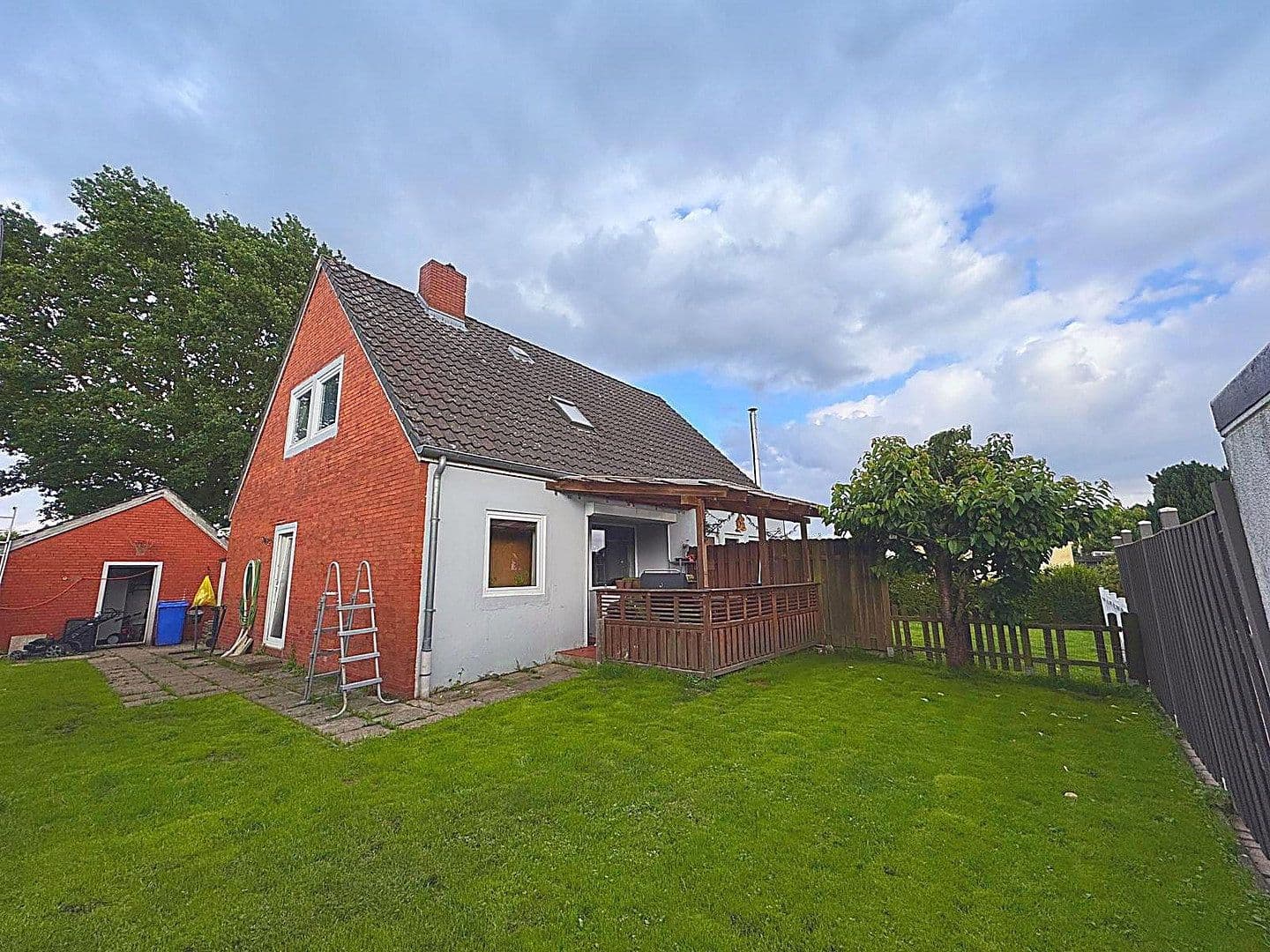 Predaj domu 125 m², pozemek 700 m², Berne, Dolné Sasko Predaj domu 125 m², pozemek 700 m², Berne, Dolné Sasko