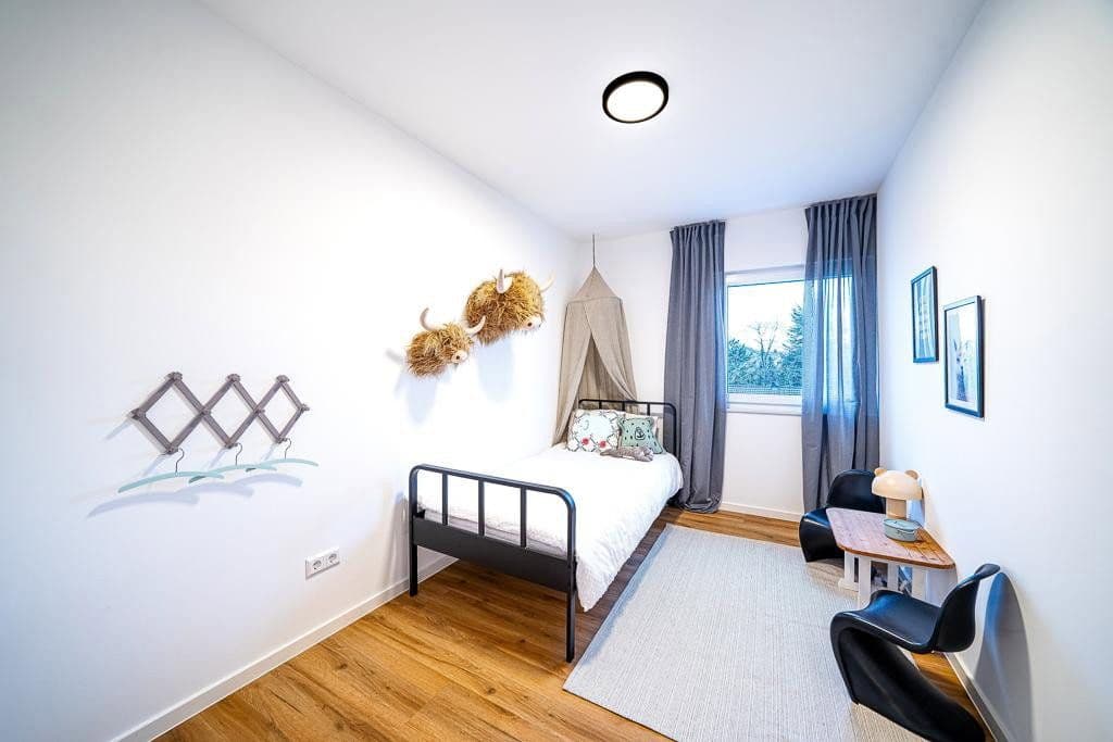 Predaj domu 197 m², pozemek 398 m², Freiberg am Neckar, Bádensko-Wurttembersko Predaj domu 197 m², pozemek 398 m², Freiberg am Neckar, Bádensko-Wurttembersko