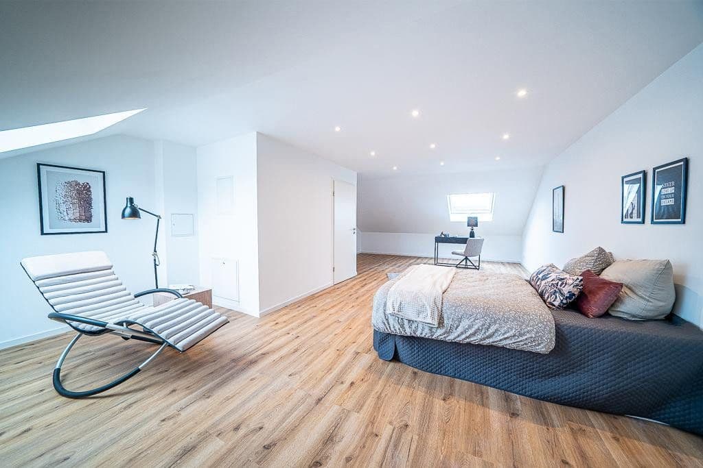 Predaj domu 197 m², pozemek 398 m², Freiberg am Neckar, Bádensko-Wurttembersko Predaj domu 197 m², pozemek 398 m², Freiberg am Neckar, Bádensko-Wurttembersko