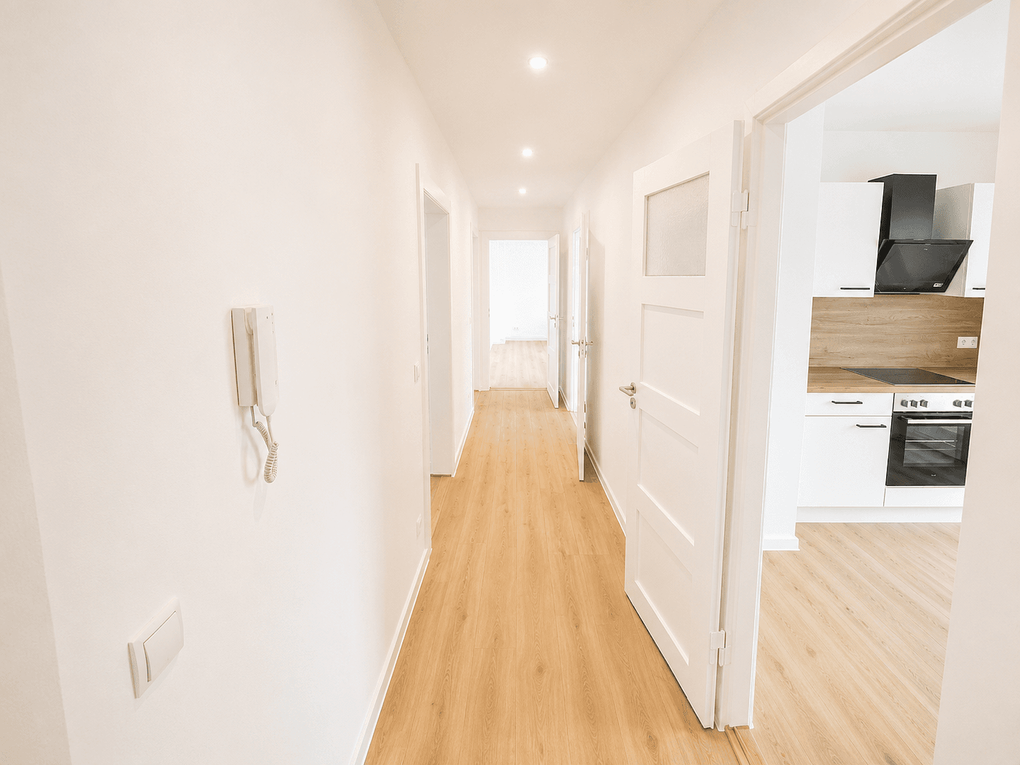 Prenájom bytu 4-izbový 82 m², Stralsund, Meklenbursko-Predpomoransko Prenájom bytu 4-izbový 82 m², Stralsund, Meklenbursko-Predpomoransko