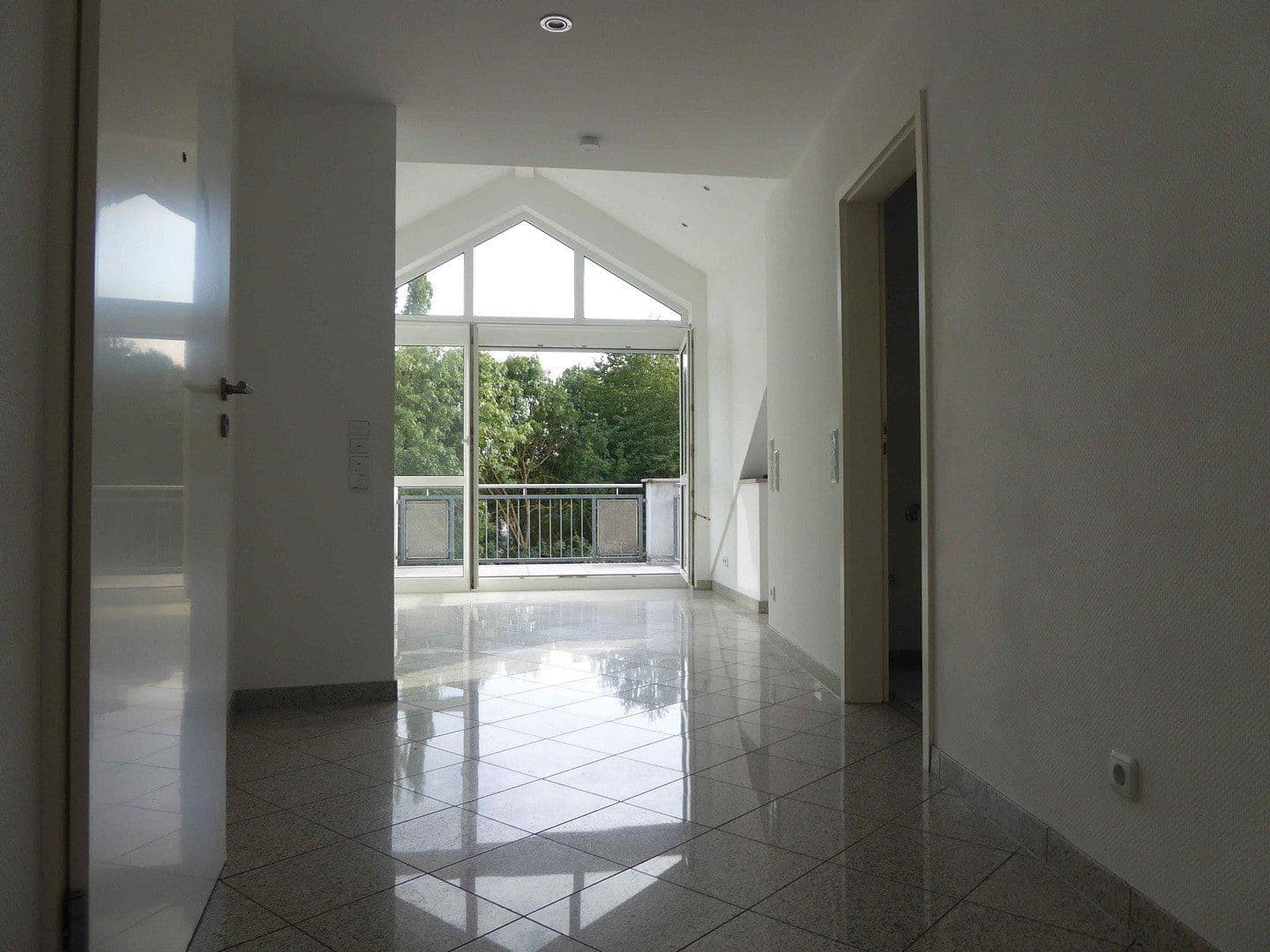Predaj bytu 3-izbový 90 m², Groß-Umstadt, Hesensko Predaj bytu 3-izbový 90 m², Groß-Umstadt, Hesensko