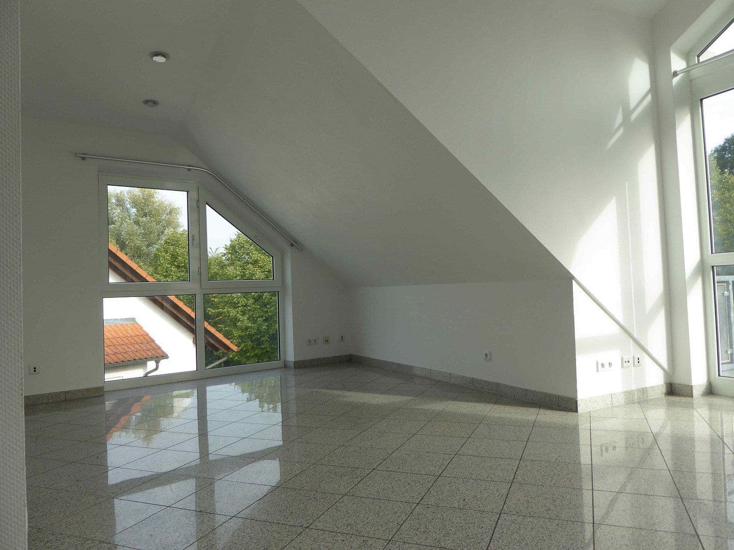 Predaj bytu 3-izbový 90 m², Groß-Umstadt, Hesensko Predaj bytu 3-izbový 90 m², Groß-Umstadt, Hesensko
