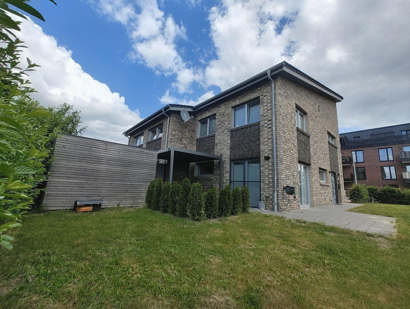 Prenájom domu 125 m², pozemek 335 m², Lüneburger Str. 4, Stade, Dolné Sasko Prenájom domu 125 m², pozemek 335 m², Lüneburger Str. 4, Stade, Dolné Sasko