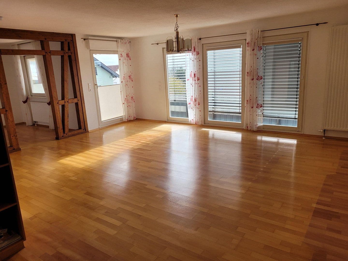 Prenájom bytu 4-izbový 146 m², Laufenburg (Baden), Bádensko-Wurttembersko Prenájom bytu 4-izbový 146 m², Laufenburg (Baden), Bádensko-Wurttembersko