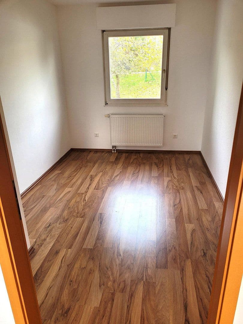Prenájom bytu 4-izbový 146 m², Laufenburg (Baden), Bádensko-Wurttembersko Prenájom bytu 4-izbový 146 m², Laufenburg (Baden), Bádensko-Wurttembersko