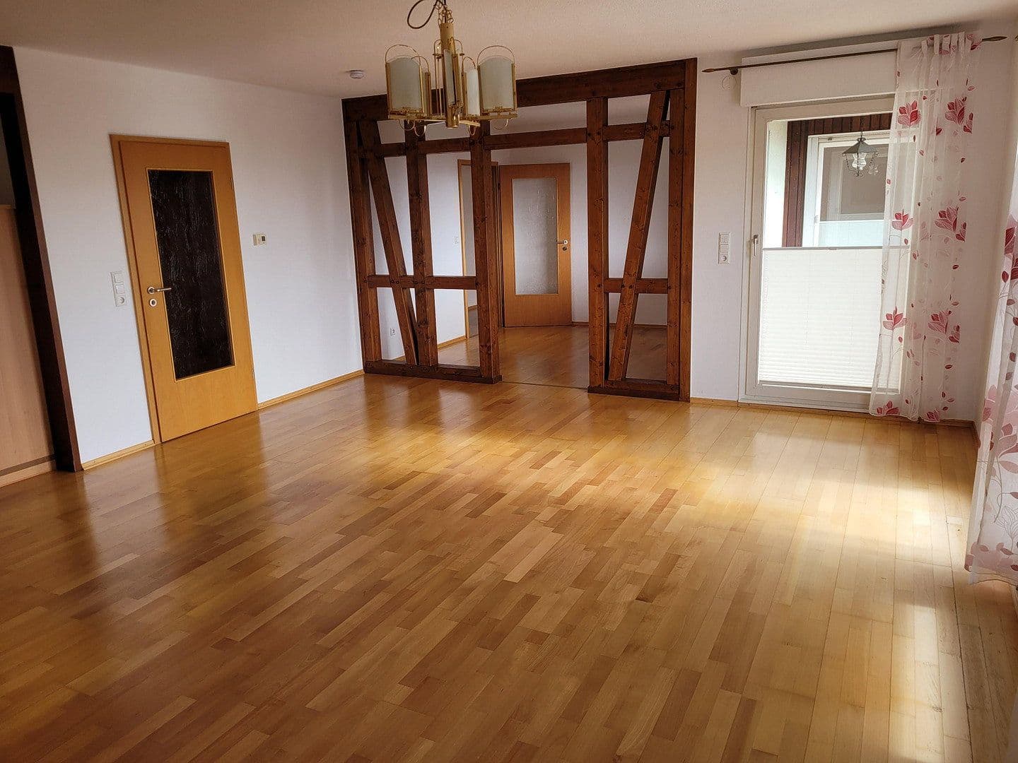 Prenájom bytu 4-izbový 146 m², Laufenburg (Baden), Bádensko-Wurttembersko Prenájom bytu 4-izbový 146 m², Laufenburg (Baden), Bádensko-Wurttembersko