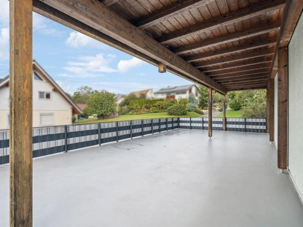 Prenájom bytu 4-izbový 146 m², Laufenburg (Baden), Bádensko-Wurttembersko Prenájom bytu 4-izbový 146 m², Laufenburg (Baden), Bádensko-Wurttembersko