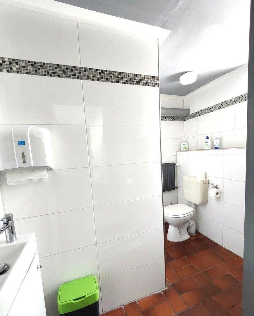 Prenájom kancelárie 110 m², Rinteln, Dolné Sasko Prenájom kancelárie 110 m², Rinteln, Dolné Sasko