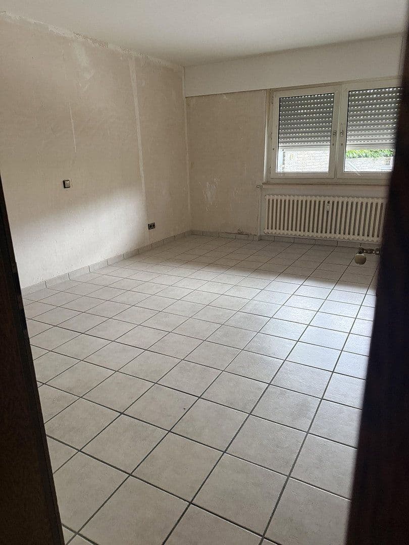 Prenájom bytu 3-izbový 98 m², Oberhausen, Severné Porýnie - Westfálsko Prenájom bytu 3-izbový 98 m², Oberhausen, Severné Porýnie - Westfálsko