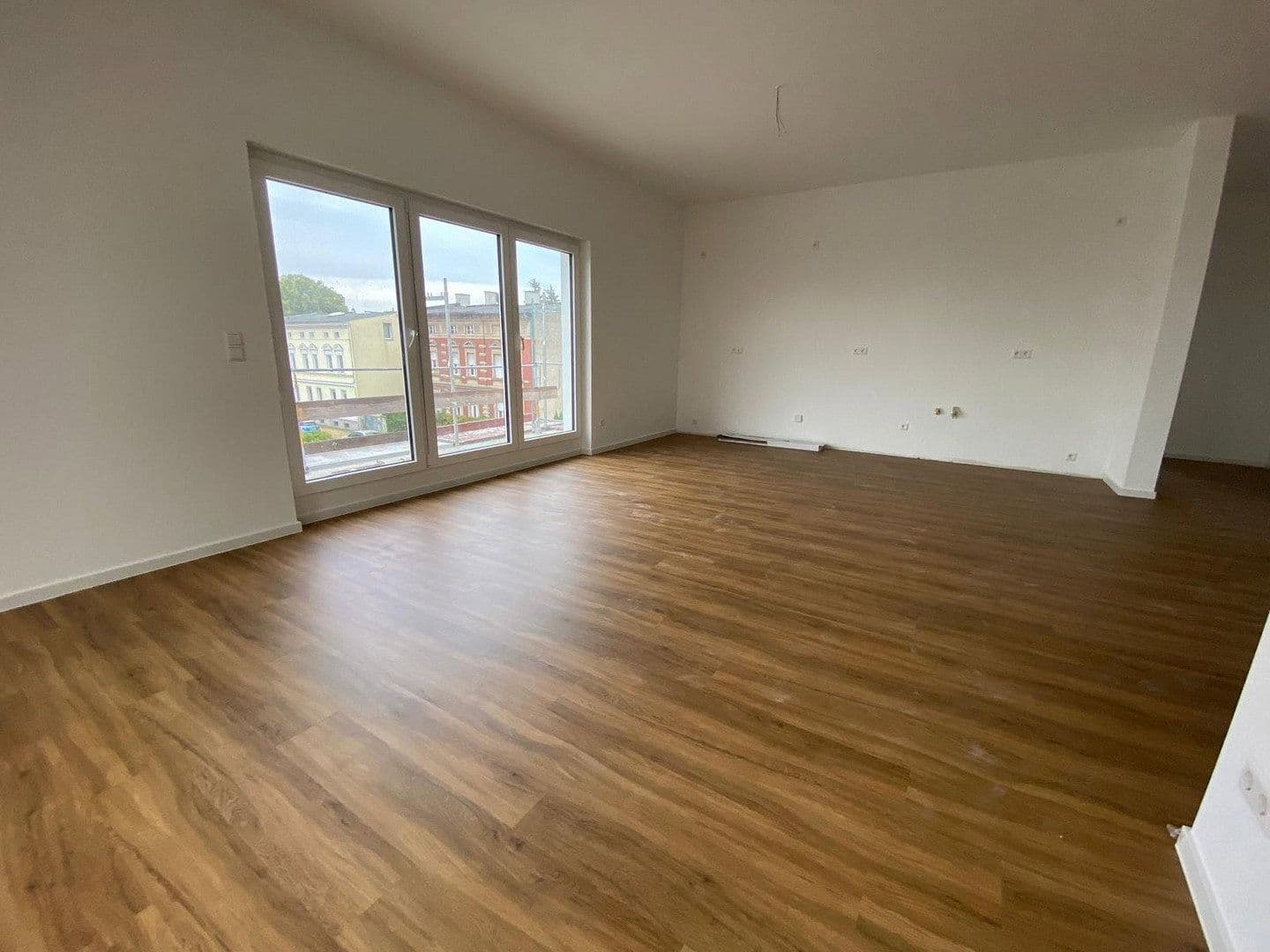 Prenájom bytu 3-izbový 99 m², Verbindungsweg 3, Velten, Brandenbursko Prenájom bytu 3-izbový 99 m², Verbindungsweg 3, Velten, Brandenbursko
