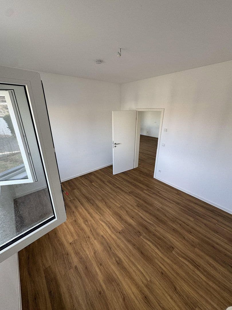Prenájom bytu 3-izbový 99 m², Verbindungsweg 3, Velten, Brandenbursko Prenájom bytu 3-izbový 99 m², Verbindungsweg 3, Velten, Brandenbursko