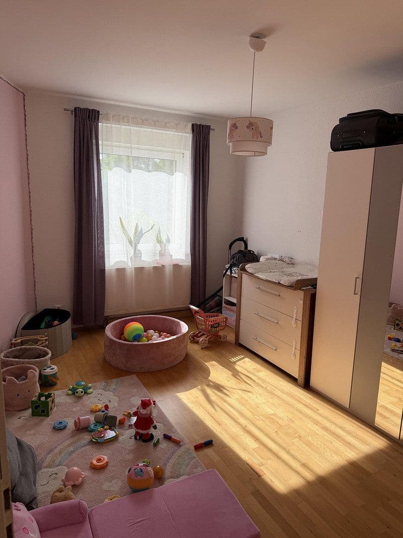 Prenájom bytu 3-izbový 80 m², Köln, Severné Porýnie - Westfálsko Prenájom bytu 3-izbový 80 m², Köln, Severné Porýnie - Westfálsko