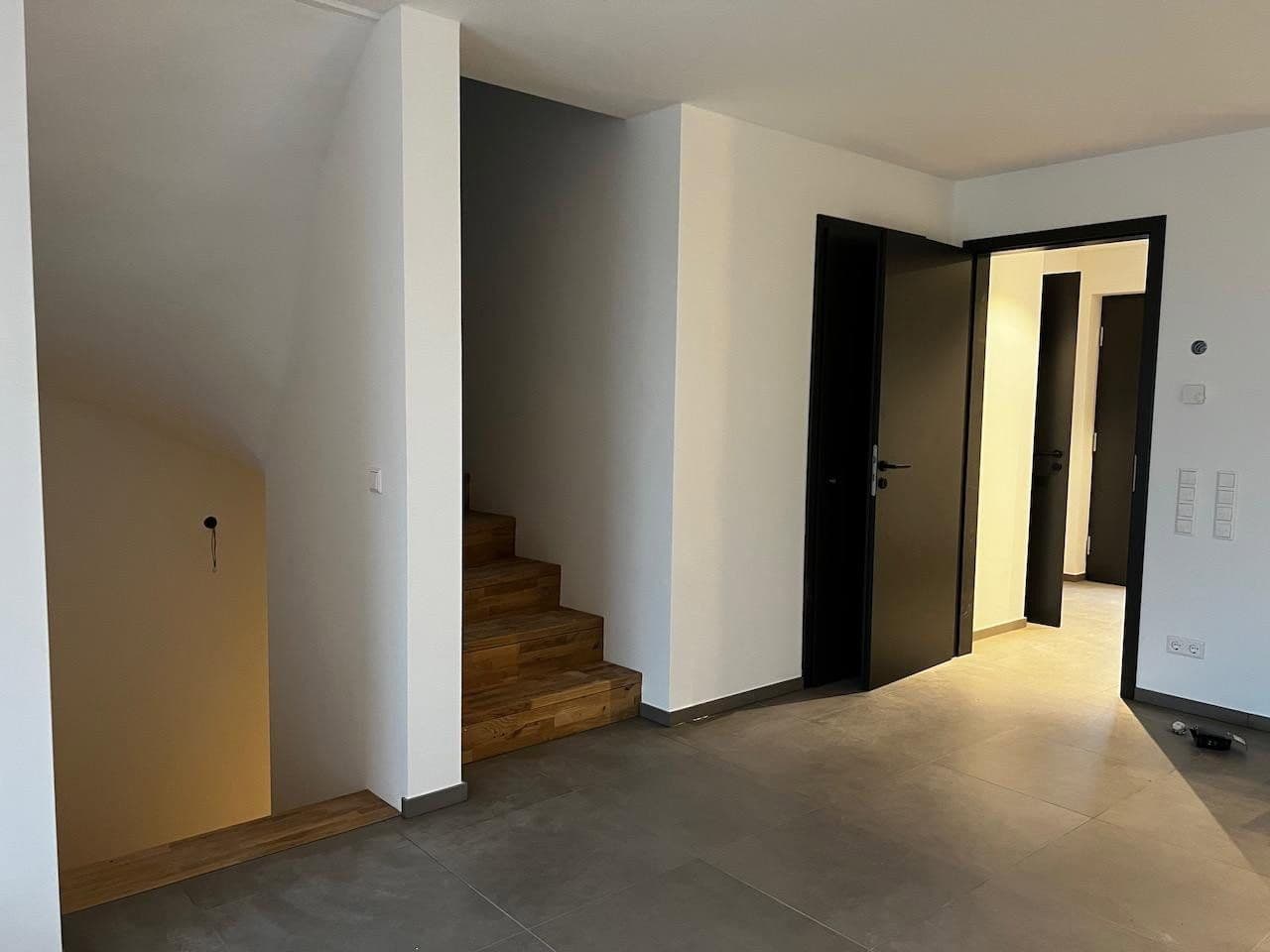 Prenájom domu 185 m², pozemek 236 m², Wasserfallweg 21, Amstetten, Bádensko-Wurttembersko Prenájom domu 185 m², pozemek 236 m², Wasserfallweg 21, Amstetten, Bádensko-Wurttembersko