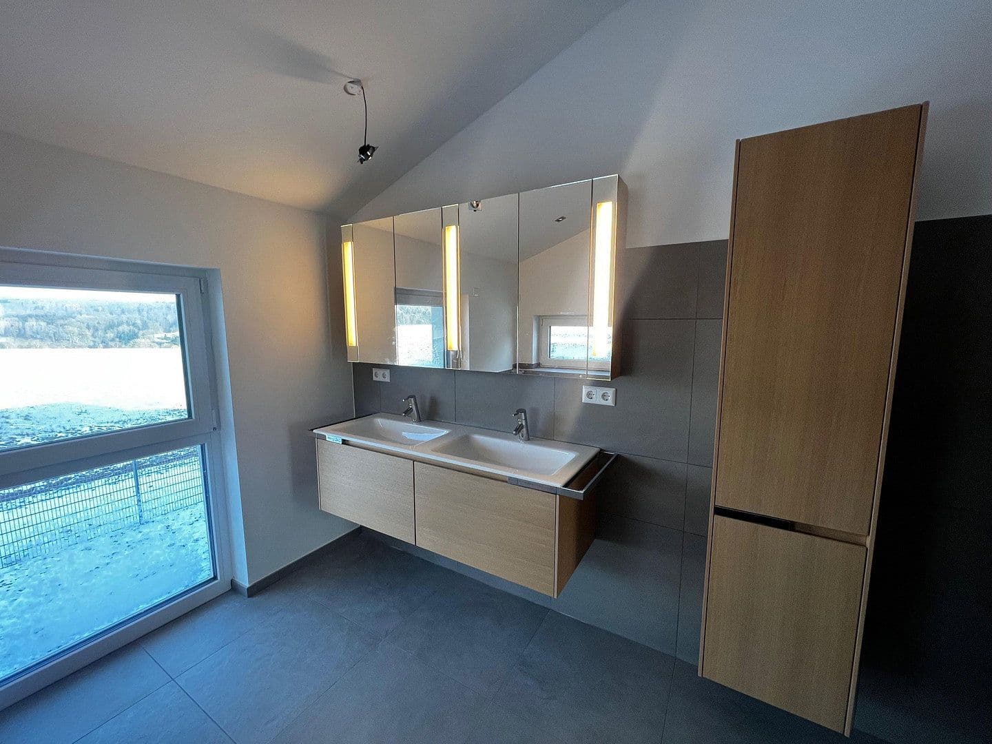 Prenájom domu 185 m², pozemek 236 m², Wasserfallweg 21, Amstetten, Bádensko-Wurttembersko Prenájom domu 185 m², pozemek 236 m², Wasserfallweg 21, Amstetten, Bádensko-Wurttembersko