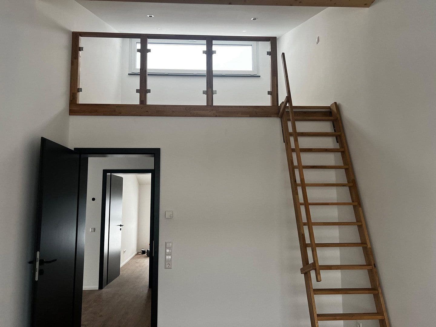 Prenájom domu 185 m², pozemek 236 m², Wasserfallweg 21, Amstetten, Bádensko-Wurttembersko Prenájom domu 185 m², pozemek 236 m², Wasserfallweg 21, Amstetten, Bádensko-Wurttembersko