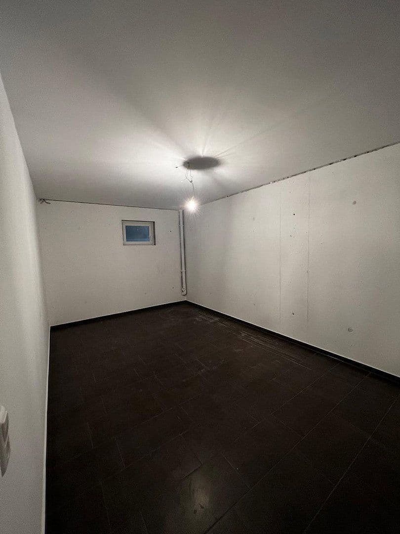 Prenájom domu 185 m², pozemek 236 m², Wasserfallweg 21, Amstetten, Bádensko-Wurttembersko Prenájom domu 185 m², pozemek 236 m², Wasserfallweg 21, Amstetten, Bádensko-Wurttembersko