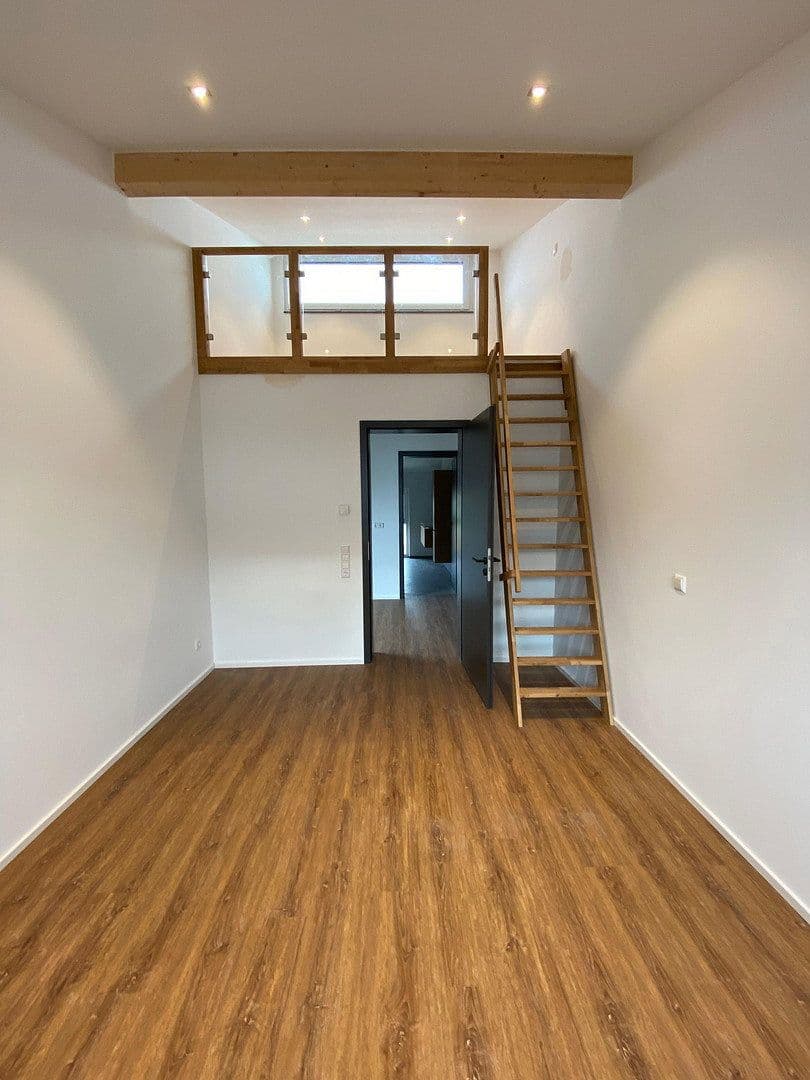 Prenájom domu 185 m², pozemek 236 m², Wasserfallweg 21, Amstetten, Bádensko-Wurttembersko Prenájom domu 185 m², pozemek 236 m², Wasserfallweg 21, Amstetten, Bádensko-Wurttembersko