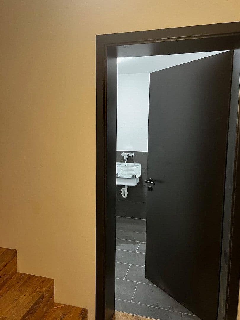Prenájom domu 185 m², pozemek 236 m², Wasserfallweg 21, Amstetten, Bádensko-Wurttembersko Prenájom domu 185 m², pozemek 236 m², Wasserfallweg 21, Amstetten, Bádensko-Wurttembersko
