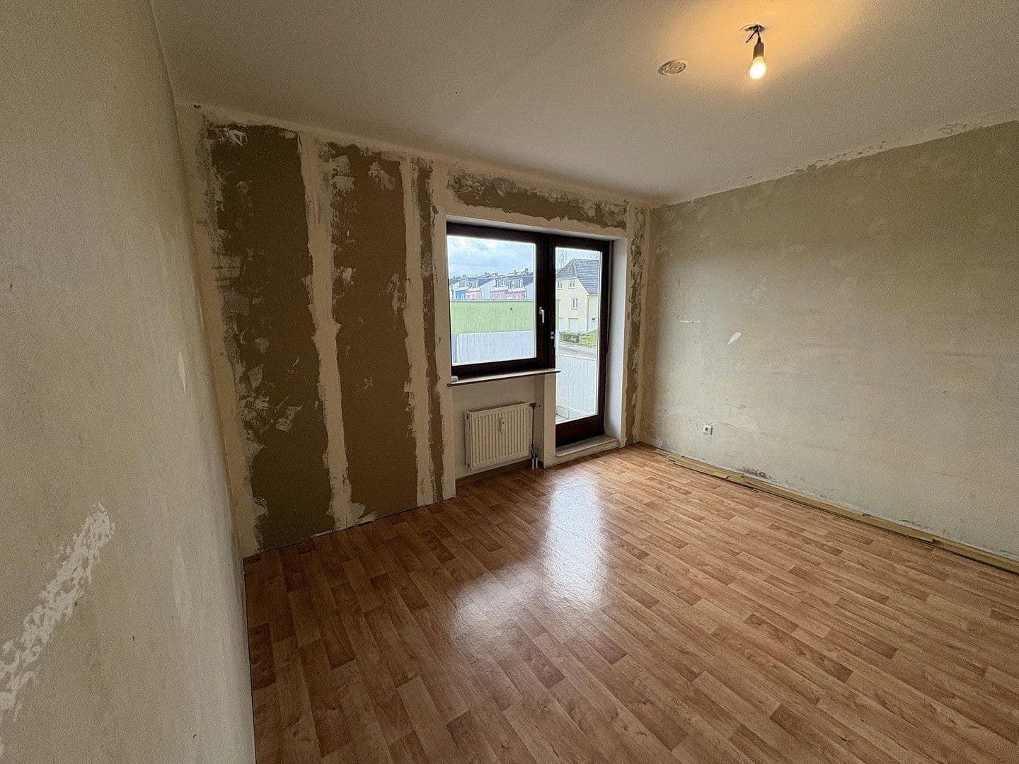 Predaj bytu 3-izbový 75 m², Jenneweg 129, Saarbrücken, Sársko Predaj bytu 3-izbový 75 m², Jenneweg 129, Saarbrücken, Sársko