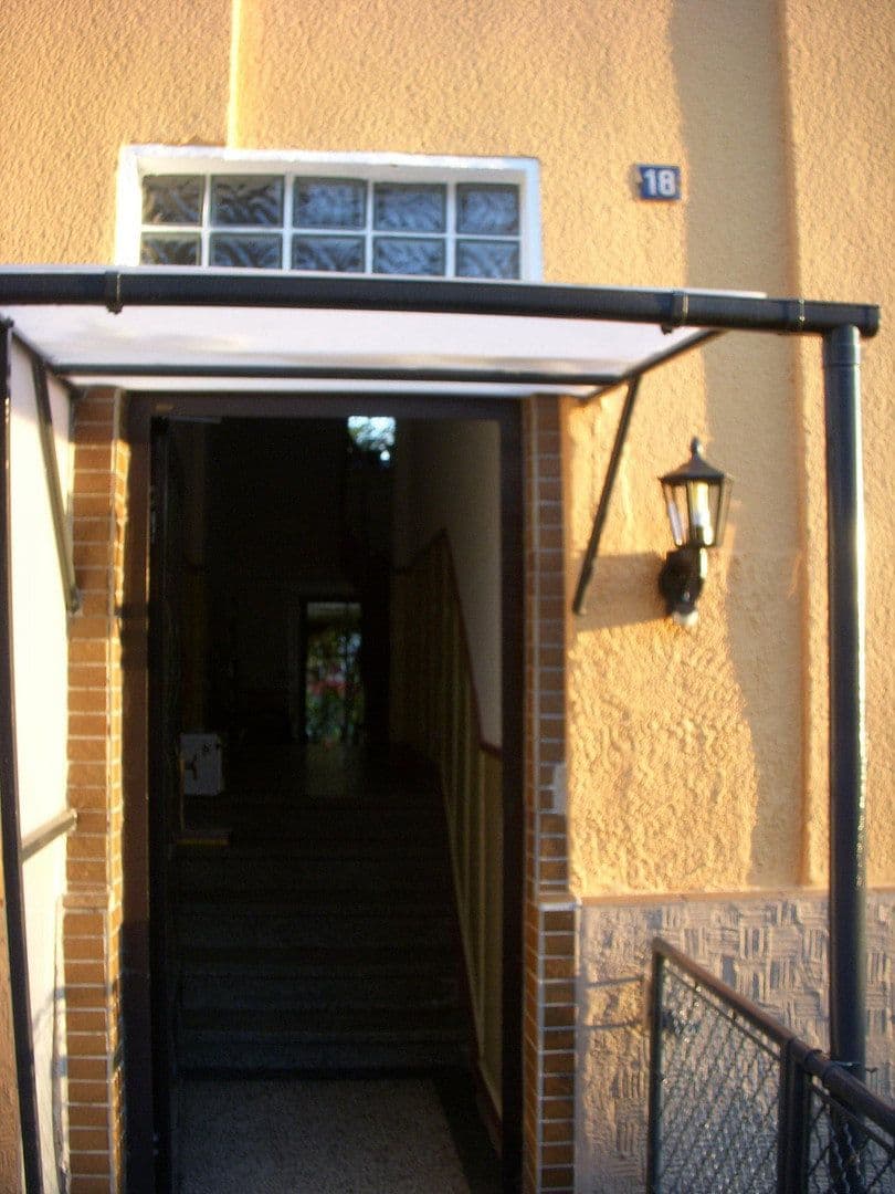 Prenájom bytu 4-izbový 53 m², Frankfurt am Main, Hesensko Prenájom bytu 4-izbový 53 m², Frankfurt am Main, Hesensko