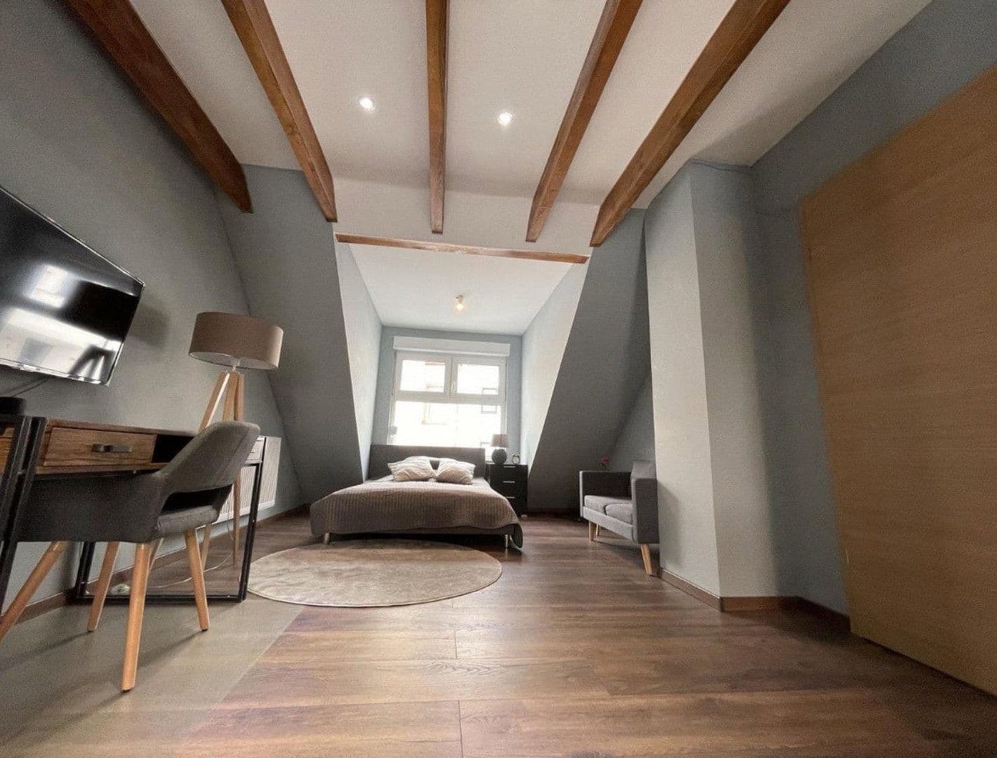 Prenájom bytu 1-izbový 30 m², Schwanheimer Str. 66a, Frankfurt, Hesensko Prenájom bytu 1-izbový 30 m², Schwanheimer Str. 66a, Frankfurt, Hesensko