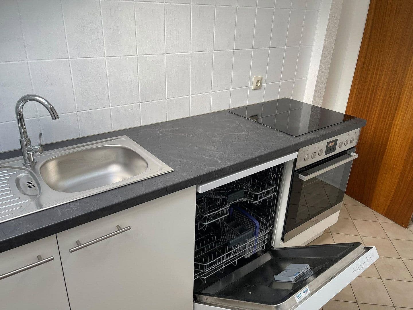 Prenájom bytu 2-izbový 52 m², Meersburg, Bádensko-Wurttembersko Prenájom bytu 2-izbový 52 m², Meersburg, Bádensko-Wurttembersko