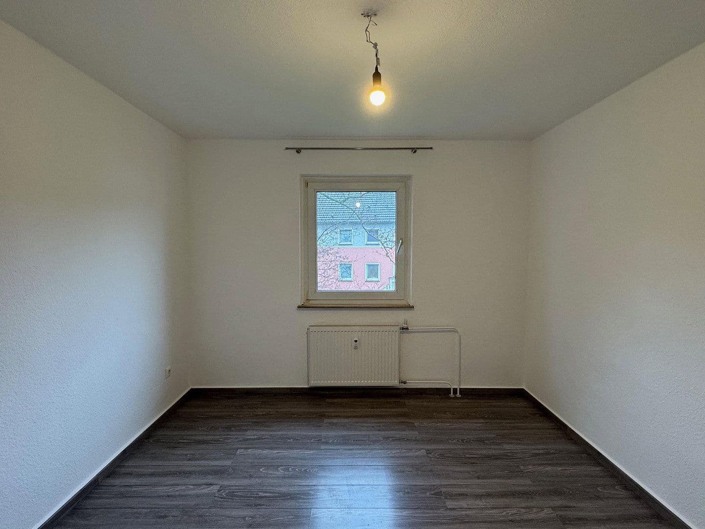 Prenájom bytu 2-izbový 41 m², Duisburg, Severné Porýnie - Westfálsko Prenájom bytu 2-izbový 41 m², Duisburg, Severné Porýnie - Westfálsko