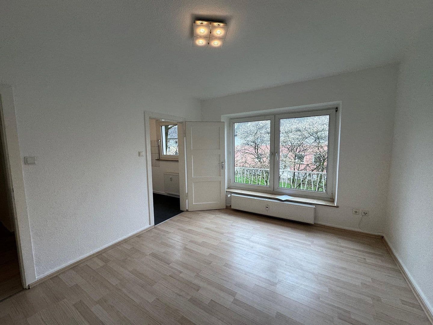 Prenájom bytu 2-izbový 41 m², Duisburg, Severné Porýnie - Westfálsko Prenájom bytu 2-izbový 41 m², Duisburg, Severné Porýnie - Westfálsko