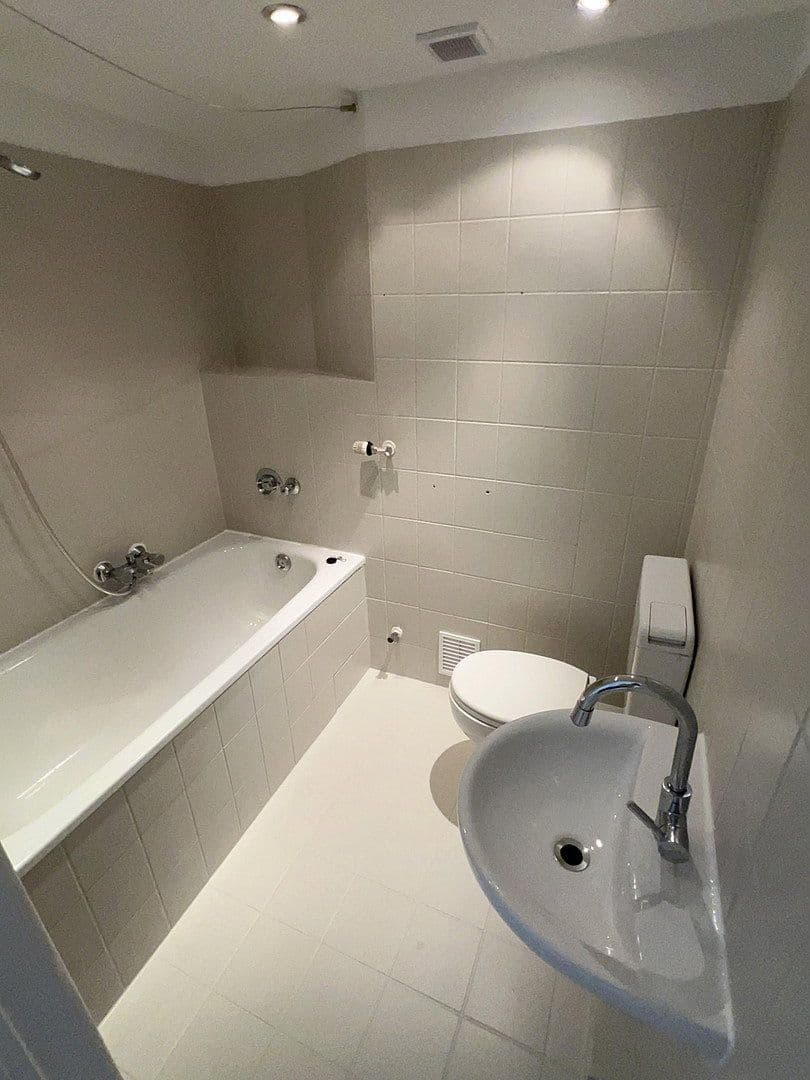 Prenájom bytu 3-izbový 71 m², Wuppertal, Severné Porýnie - Westfálsko Prenájom bytu 3-izbový 71 m², Wuppertal, Severné Porýnie - Westfálsko