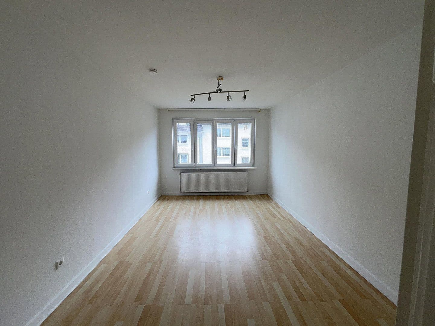 Prenájom bytu 3-izbový 71 m², Wuppertal, Severné Porýnie - Westfálsko Prenájom bytu 3-izbový 71 m², Wuppertal, Severné Porýnie - Westfálsko