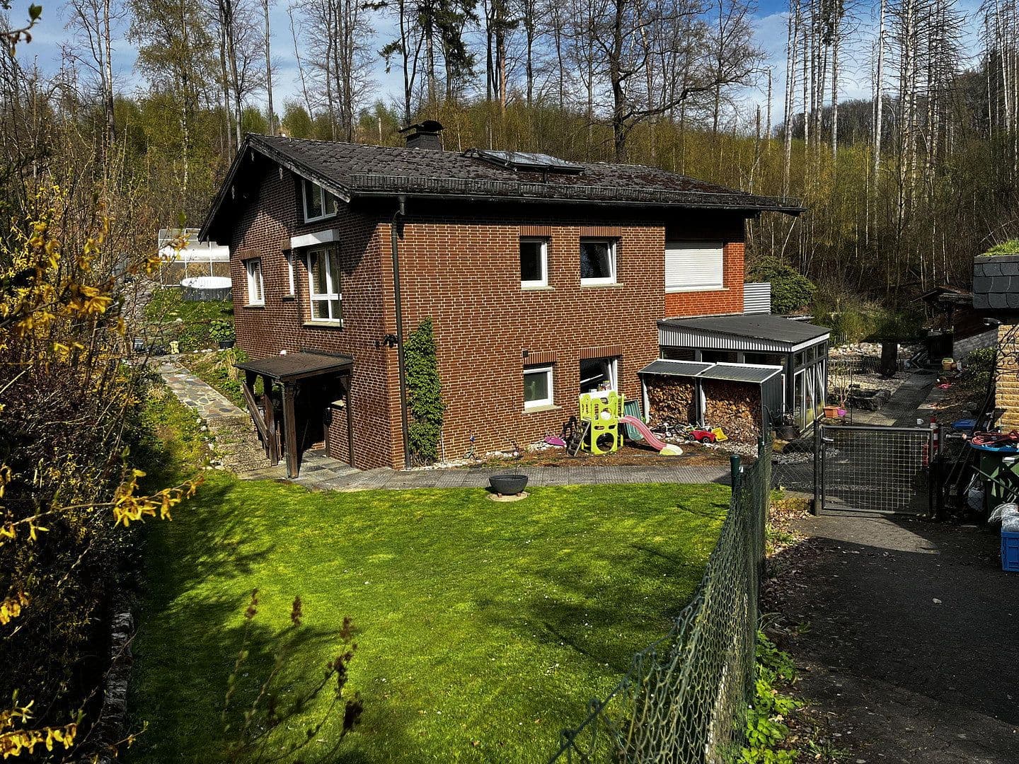 Predaj domu 140 m², pozemek 1.000 m², Warstein, Severné Porýnie - Westfálsko Predaj domu 140 m², pozemek 1.000 m², Warstein, Severné Porýnie - Westfálsko