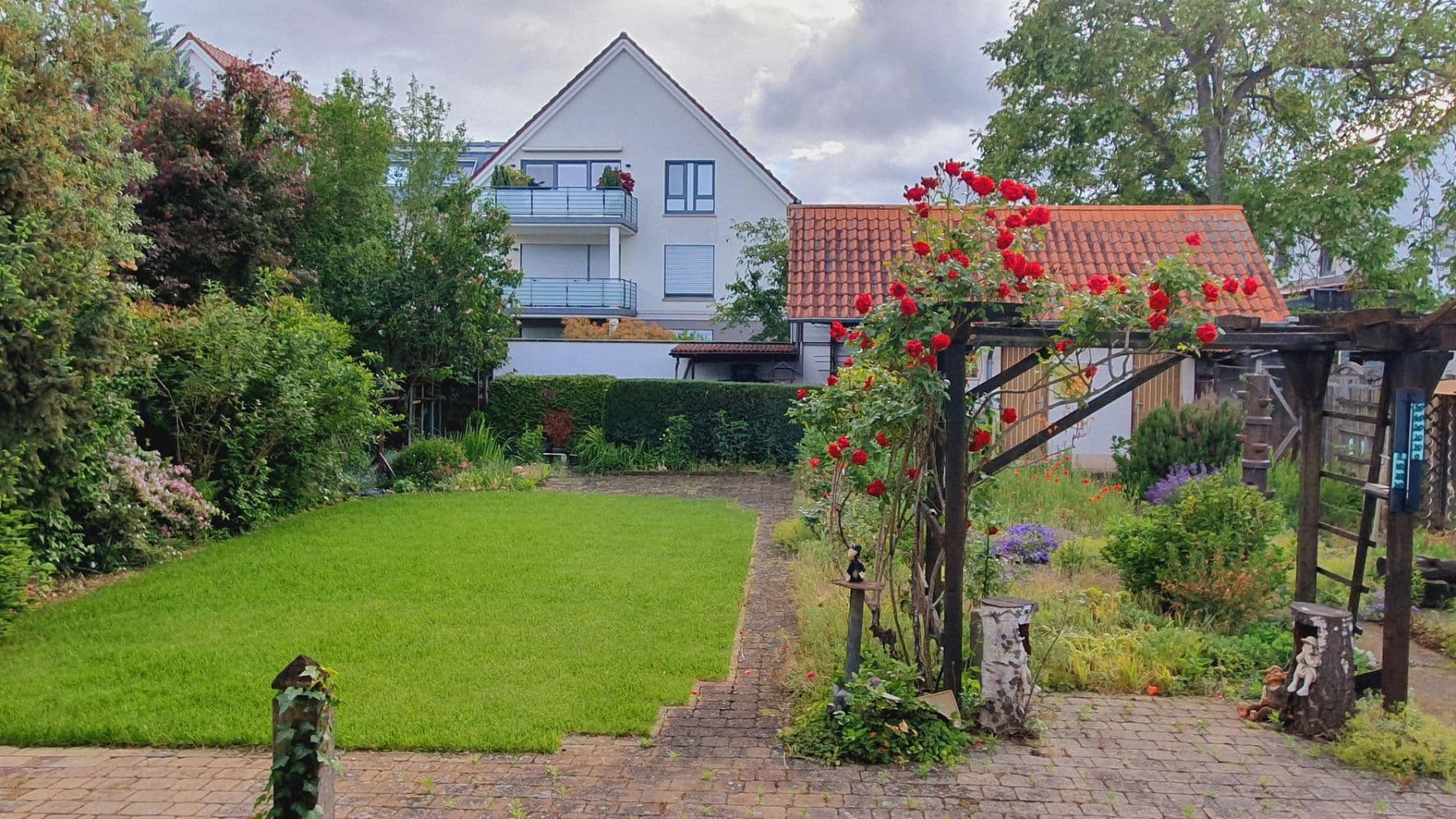 Predaj domu 160 m², pozemek 656 m², Haßloch, Porýnie-Falcko Predaj domu 160 m², pozemek 656 m², Haßloch, Porýnie-Falcko