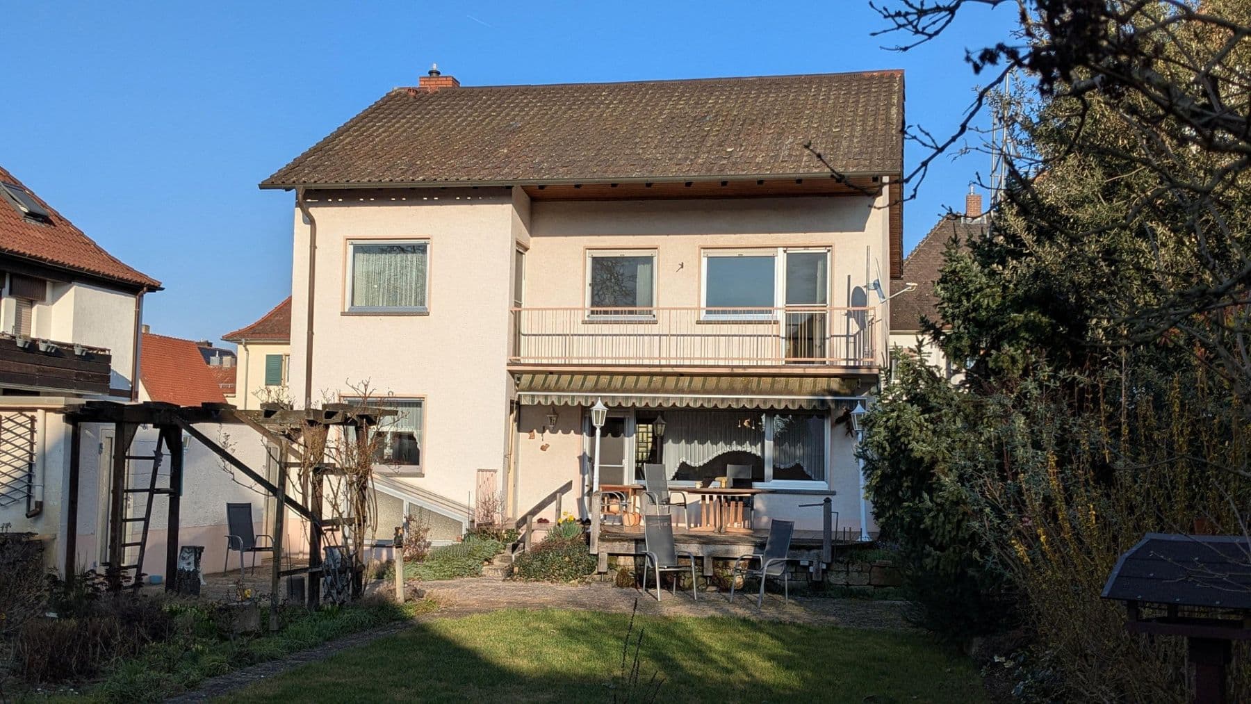 Predaj domu 160 m², pozemek 656 m², Haßloch, Porýnie-Falcko Predaj domu 160 m², pozemek 656 m², Haßloch, Porýnie-Falcko
