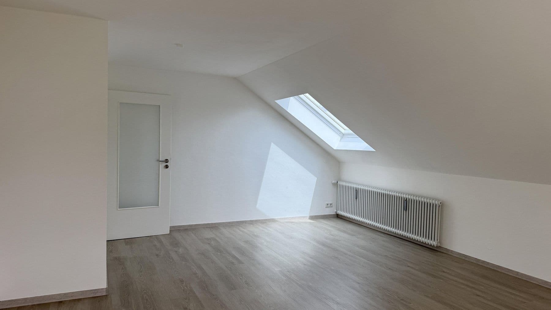 Prenájom bytu 2-izbový 76 m², Gablingen, Bavorsko Prenájom bytu 2-izbový 76 m², Gablingen, Bavorsko