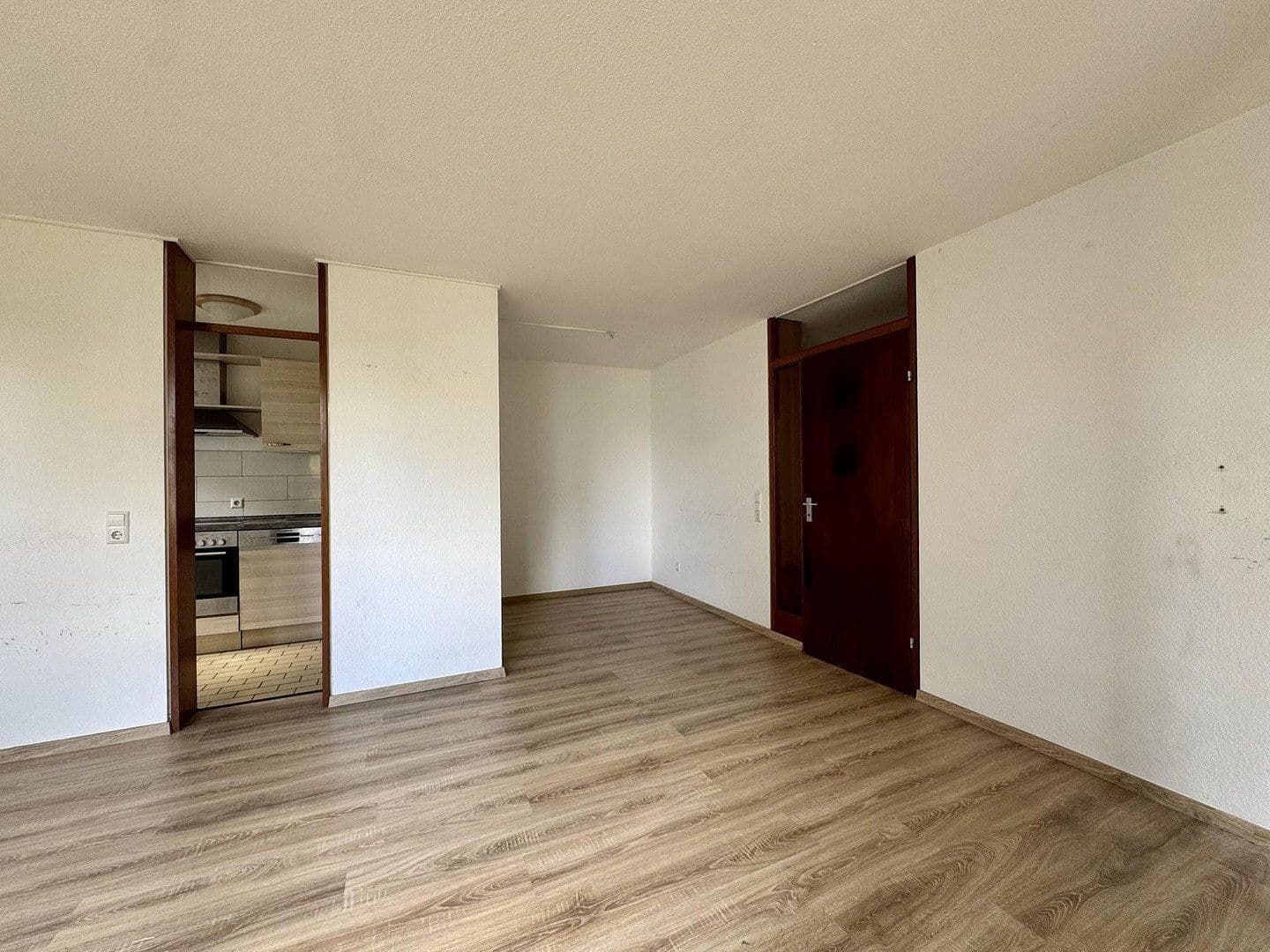 Prenájom bytu 2-izbový 57 m², Johannes-Eisenlohr-Straße 126, Reutlingen, Bádensko-Wurttembersko Prenájom bytu 2-izbový 57 m², Johannes-Eisenlohr-Straße 126, Reutlingen, Bádensko-Wurttembersko