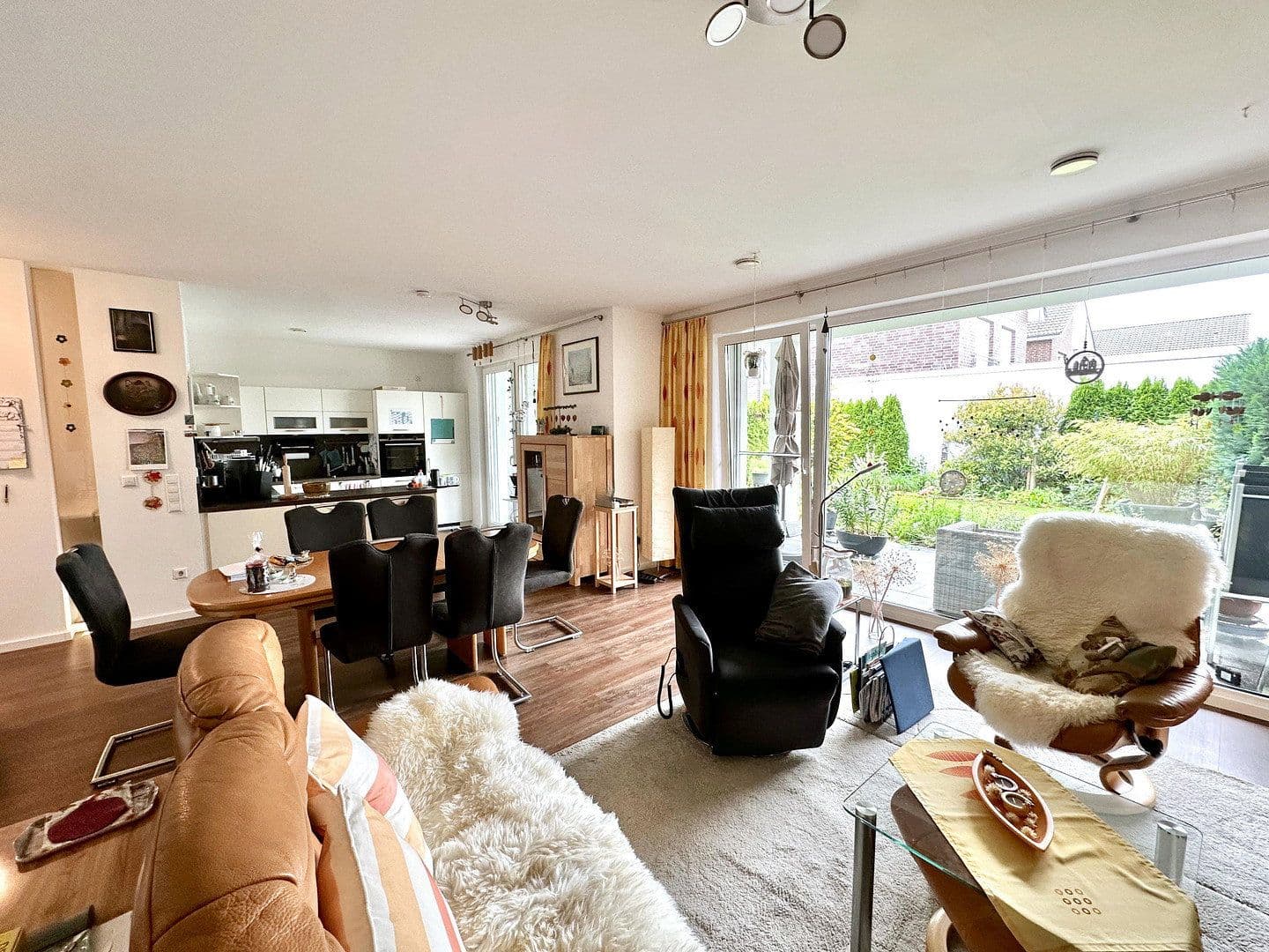 Prenájom bytu 3-izbový 105 m², Lise-Meitner-Straße 7, Hildesheim, Dolné Sasko Prenájom bytu 3-izbový 105 m², Lise-Meitner-Straße 7, Hildesheim, Dolné Sasko