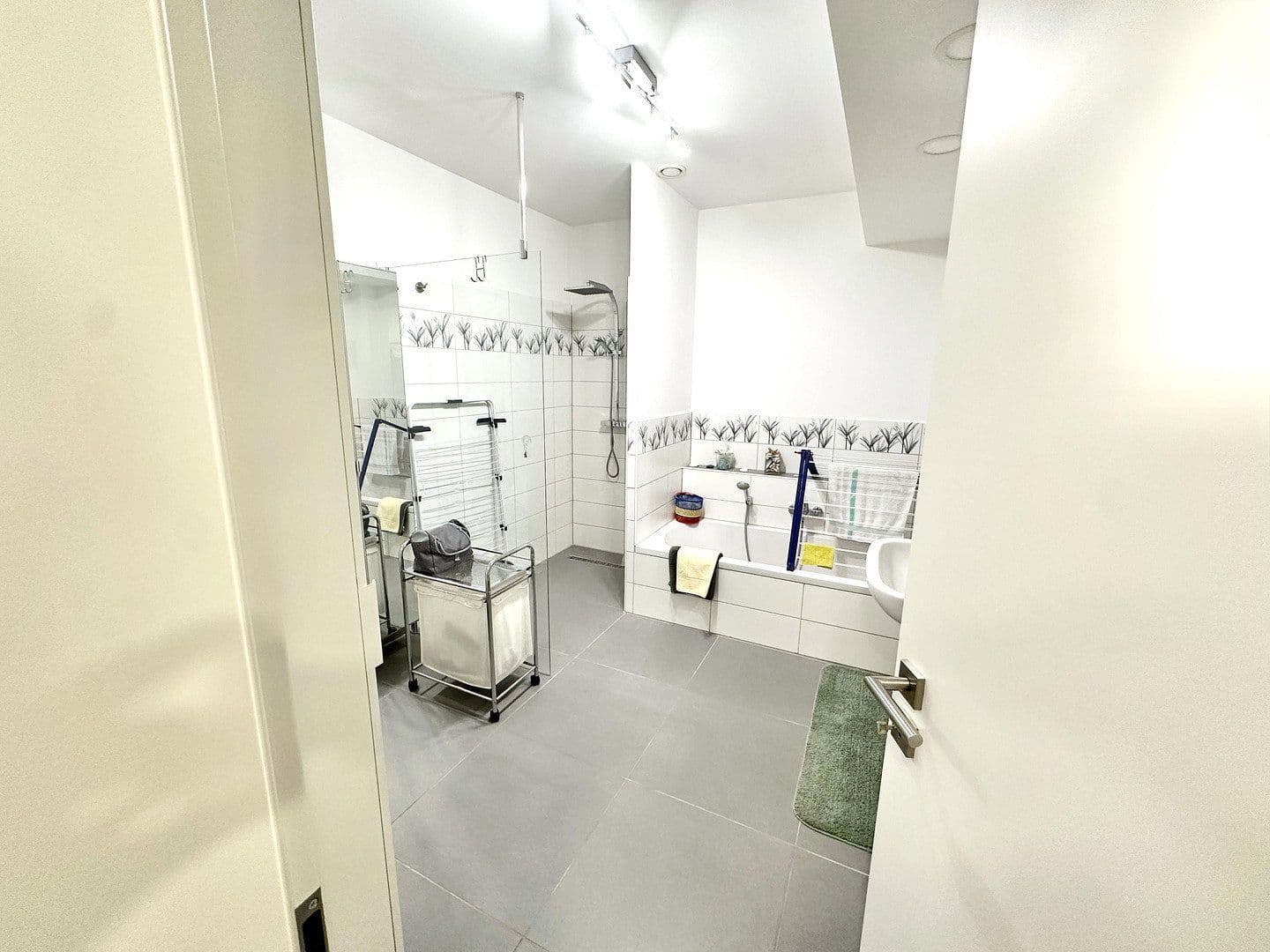 Prenájom bytu 3-izbový 105 m², Lise-Meitner-Straße 7, Hildesheim, Dolné Sasko Prenájom bytu 3-izbový 105 m², Lise-Meitner-Straße 7, Hildesheim, Dolné Sasko