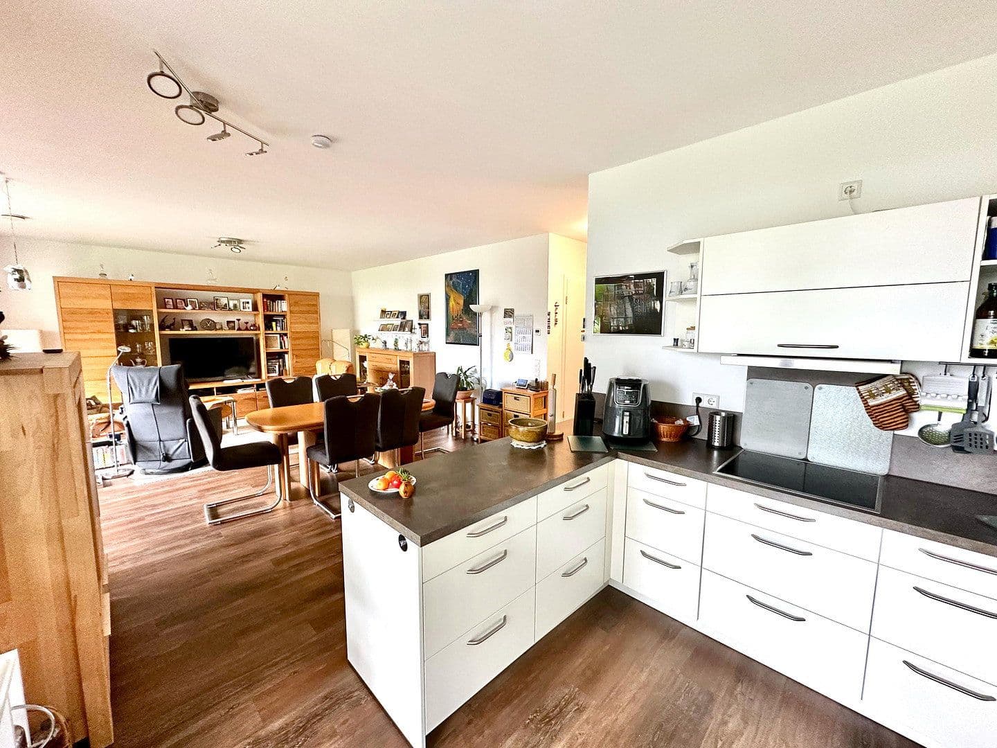 Prenájom bytu 3-izbový 105 m², Lise-Meitner-Straße 7, Hildesheim, Dolné Sasko Prenájom bytu 3-izbový 105 m², Lise-Meitner-Straße 7, Hildesheim, Dolné Sasko
