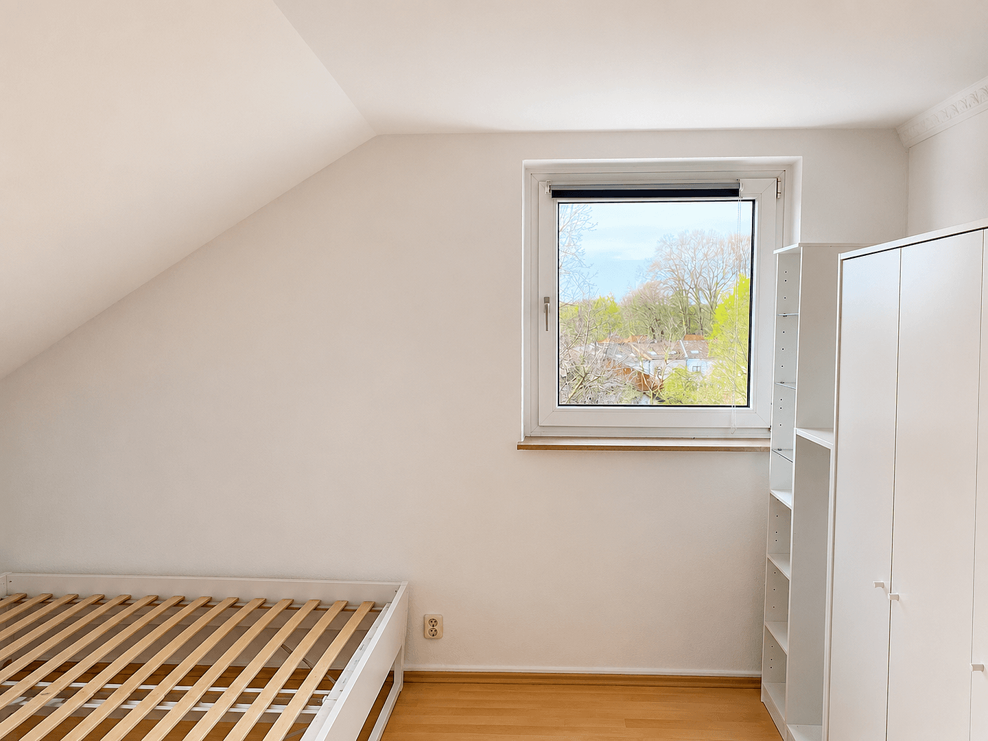 Prenájom bytu 1-izbový 29 m², Fleckenbühlstr. 20, Frankfurt am Main - Bonames, Hesensko Prenájom bytu 1-izbový 29 m², Fleckenbühlstr. 20, Frankfurt am Main - Bonames, Hesensko