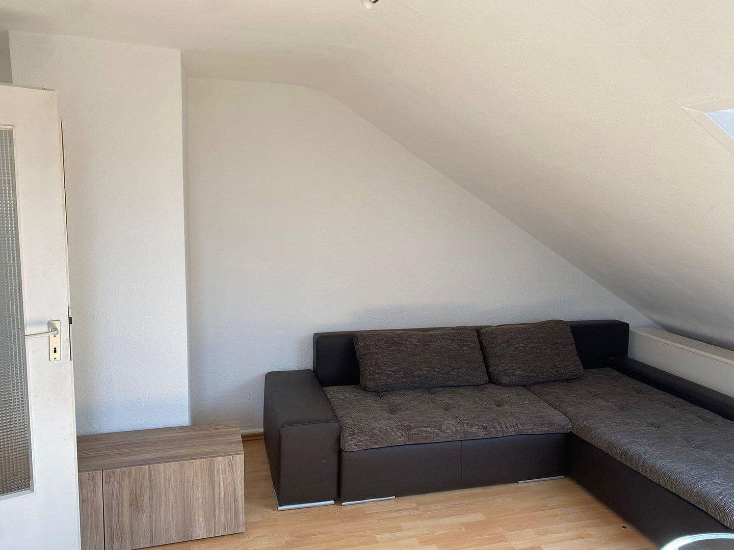 Prenájom bytu 1-izbový 29 m², Fleckenbühlstr. 20, Frankfurt am Main - Bonames, Hesensko Prenájom bytu 1-izbový 29 m², Fleckenbühlstr. 20, Frankfurt am Main - Bonames, Hesensko