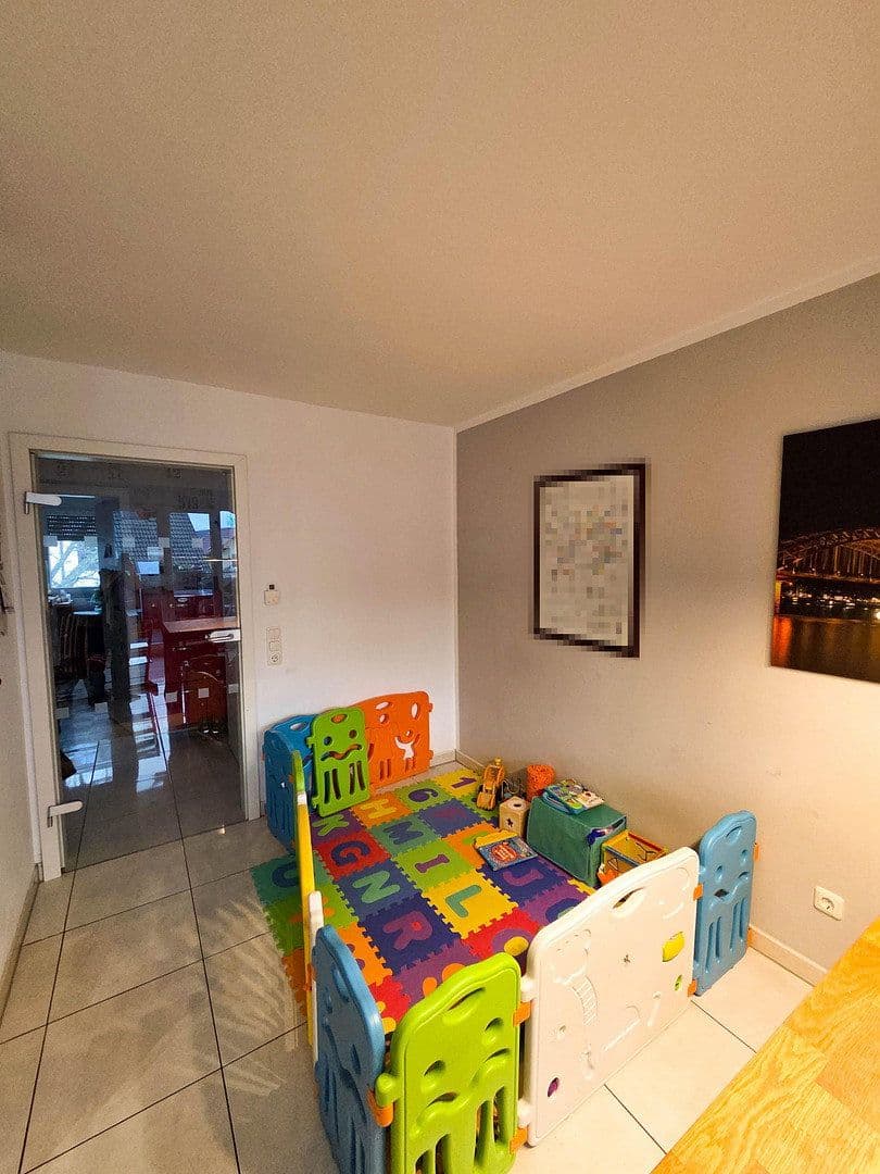Predaj bytu 3-izbový 75 m², Bachstr. 3, Hürth, Severné Porýnie - Westfálsko Predaj bytu 3-izbový 75 m², Bachstr. 3, Hürth, Severné Porýnie - Westfálsko
